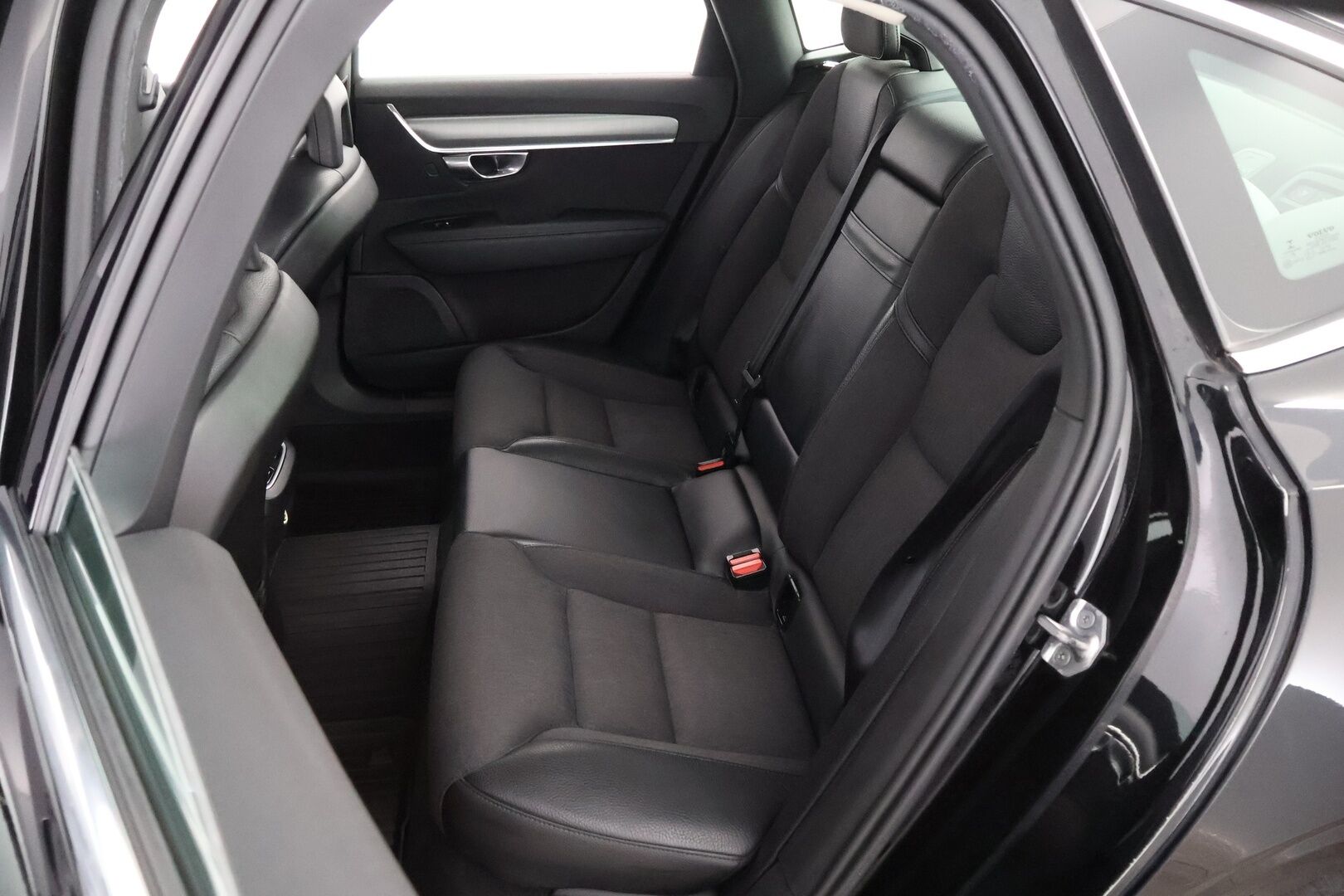 Volvo S90 2018 D4 Business Plus aut - Suomiauto / Webasto / Adapt.Vakkari / Puolinahkasisusta / Navi / Apple&Android / Ratinlämmitys / Adapt.LED / KeylessGo / Jakopää tehty!
