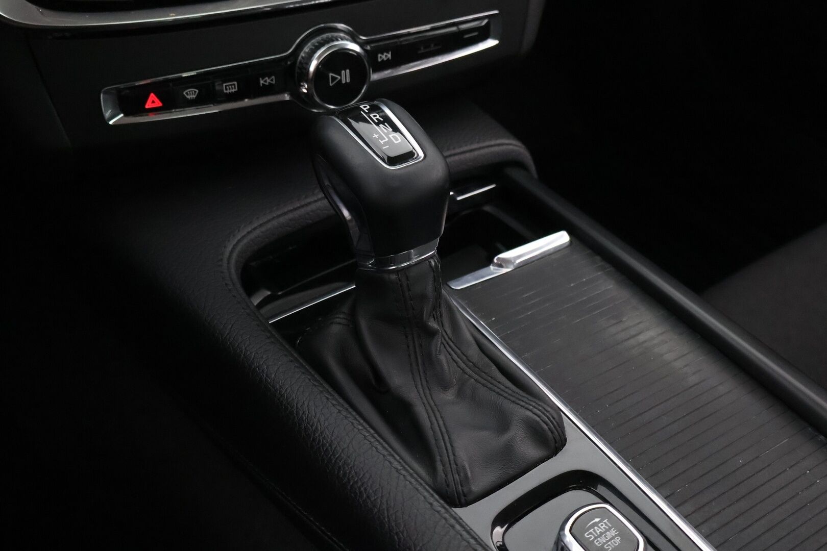Volvo S90 2018 D4 Business Plus aut - Suomiauto / Webasto / Adapt.Vakkari / Puolinahkasisusta / Navi / Apple&Android / Ratinlämmitys / Adapt.LED / KeylessGo / Jakopää tehty!