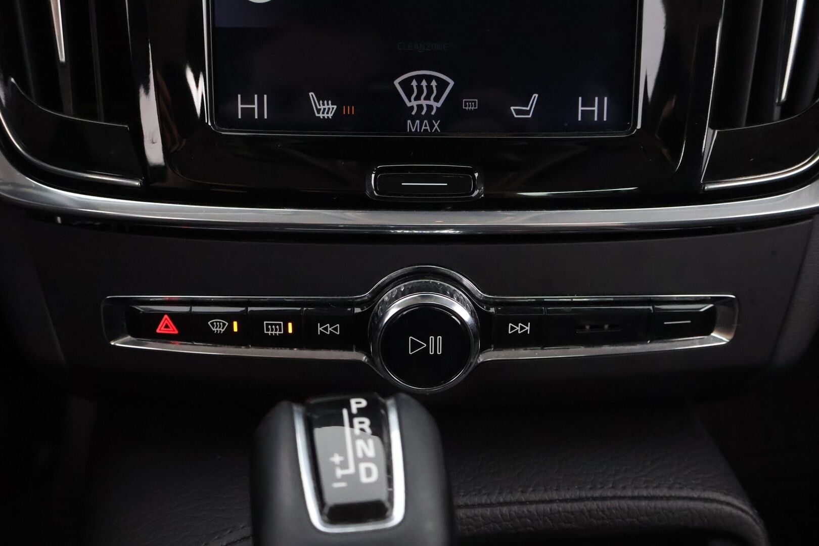 Volvo S90 2018 D4 Business Plus aut - Suomiauto / Webasto / Adapt.Vakkari / Puolinahkasisusta / Navi / Apple&Android / Ratinlämmitys / Adapt.LED / KeylessGo / Jakopää tehty!