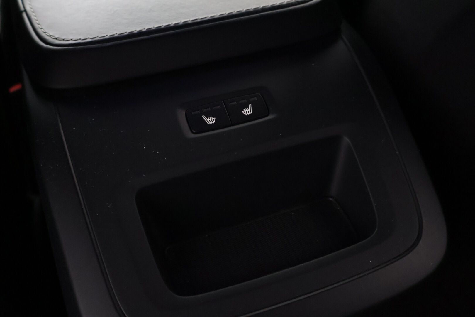 Volvo V90 2018 D4 R-Design - P-Kamera | BLIS | Webasto | Digimittaristo | Muistipenkit | Keyless | Sport-Penkit | Ratinlämmitin | Tutkat