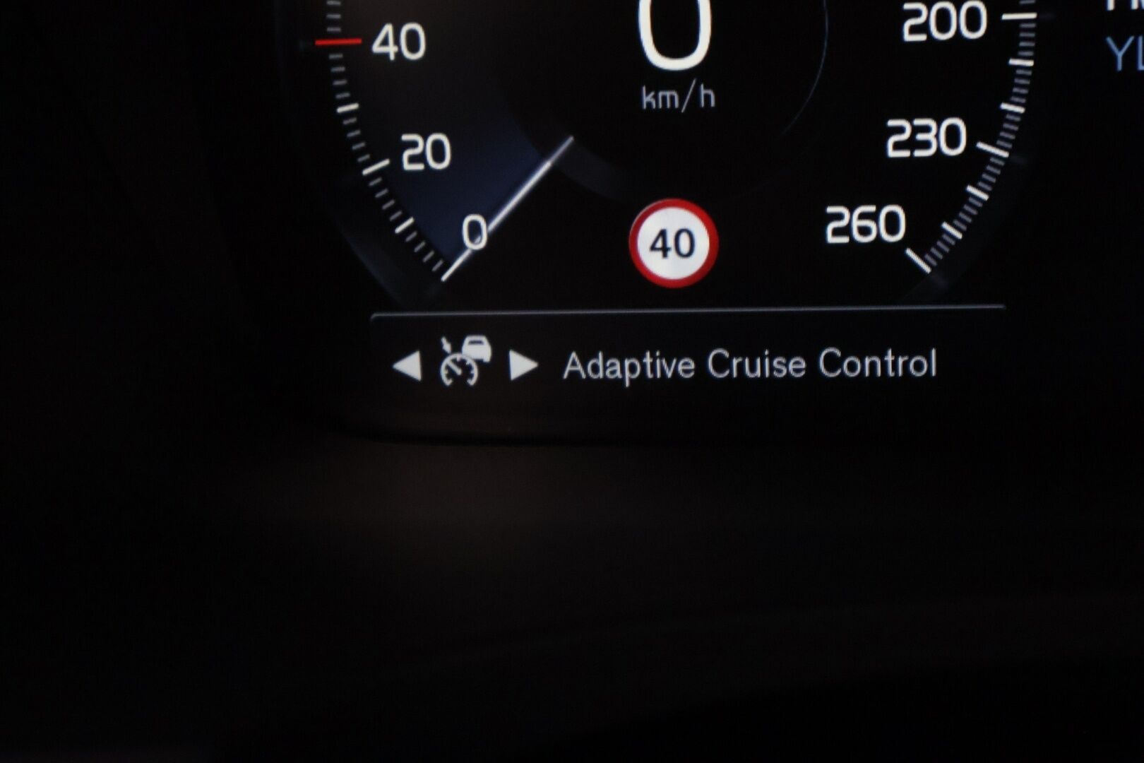 Volvo V90 2018 D4 R-Design - P-Kamera | BLIS | Webasto | Digimittaristo | Muistipenkit | Keyless | Sport-Penkit | Ratinlämmitin | Tutkat