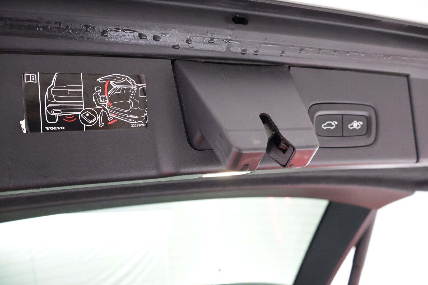 Volvo V90 2018 D4 R-Design - P-Kamera | BLIS | Webasto | Digimittaristo | Muistipenkit | Keyless | Sport-Penkit | Ratinlämmitin | Tutkat