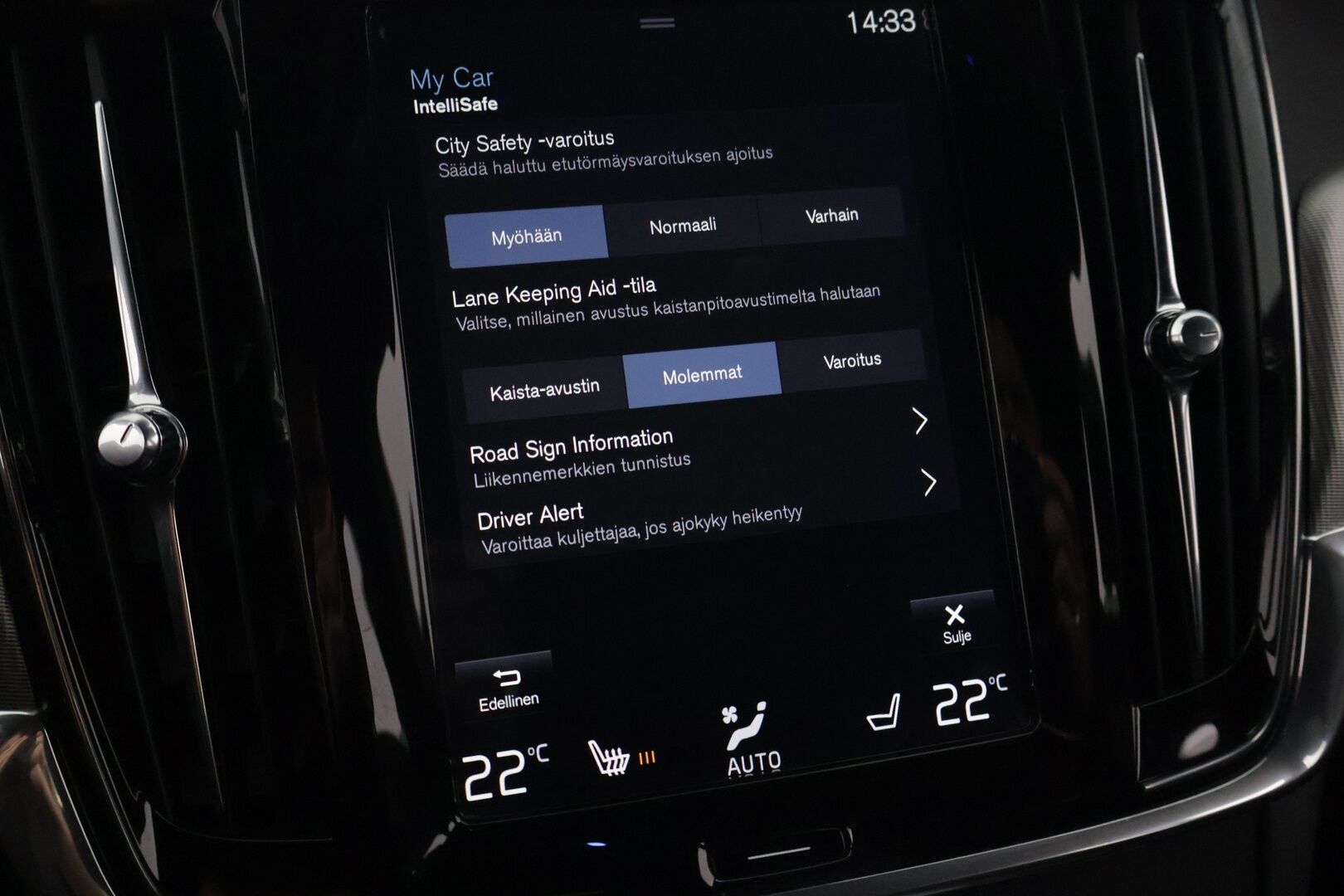 Volvo V90 2018 D4 R-Design - P-Kamera | BLIS | Webasto | Digimittaristo | Muistipenkit | Keyless | Sport-Penkit | Ratinlämmitin | Tutkat