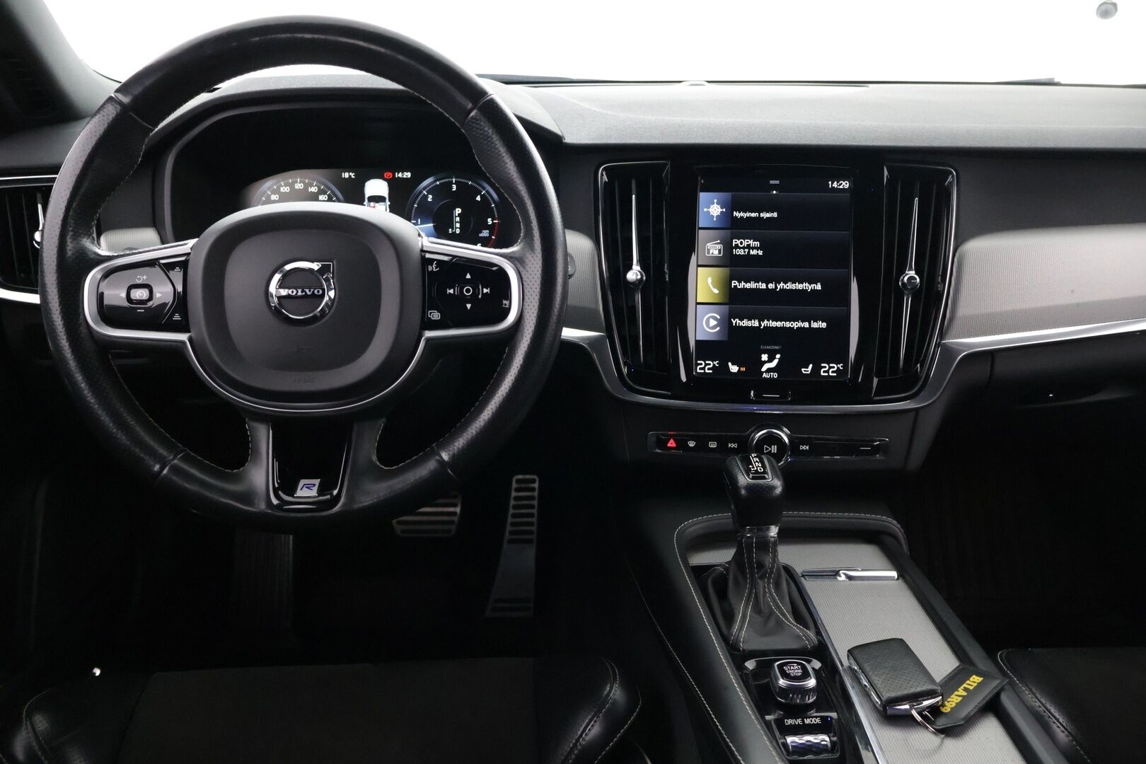 Volvo V90 2018 D4 R-Design - P-Kamera | BLIS | Webasto | Digimittaristo | Muistipenkit | Keyless | Sport-Penkit | Ratinlämmitin | Tutkat