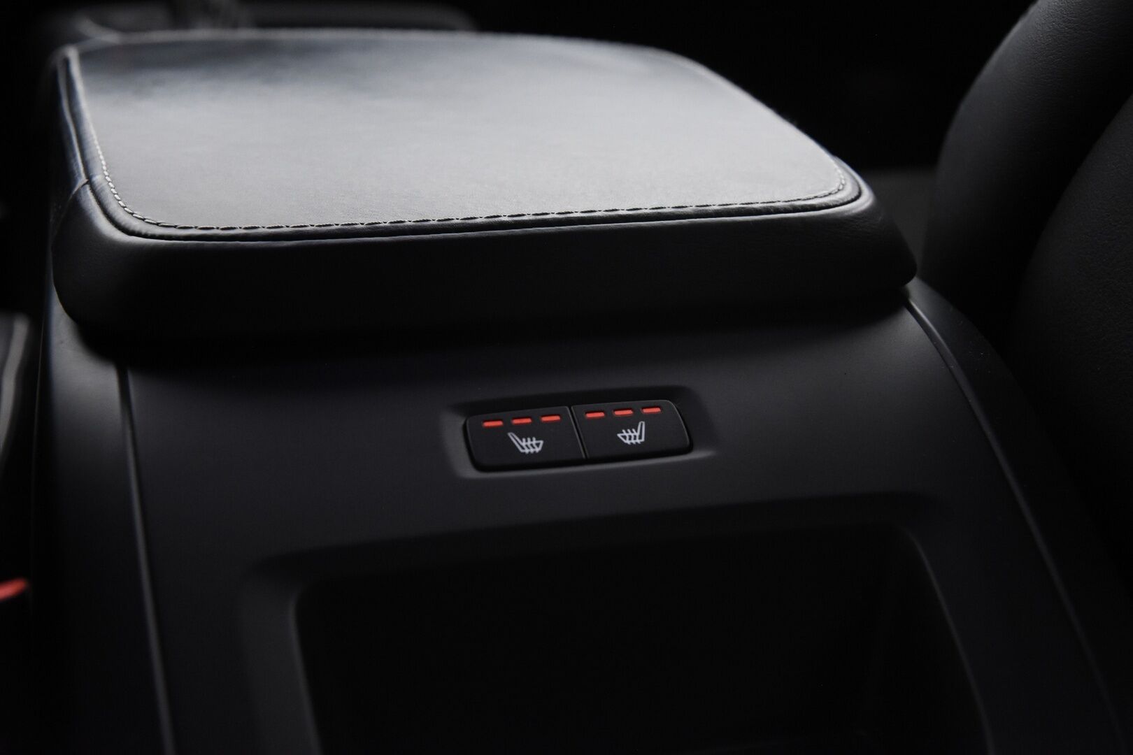 Volvo V90 2018 D4 R-Design - P-Kamera | BLIS | Webasto | Digimittaristo | Muistipenkit | Keyless | Sport-Penkit | Ratinlämmitin | Tutkat