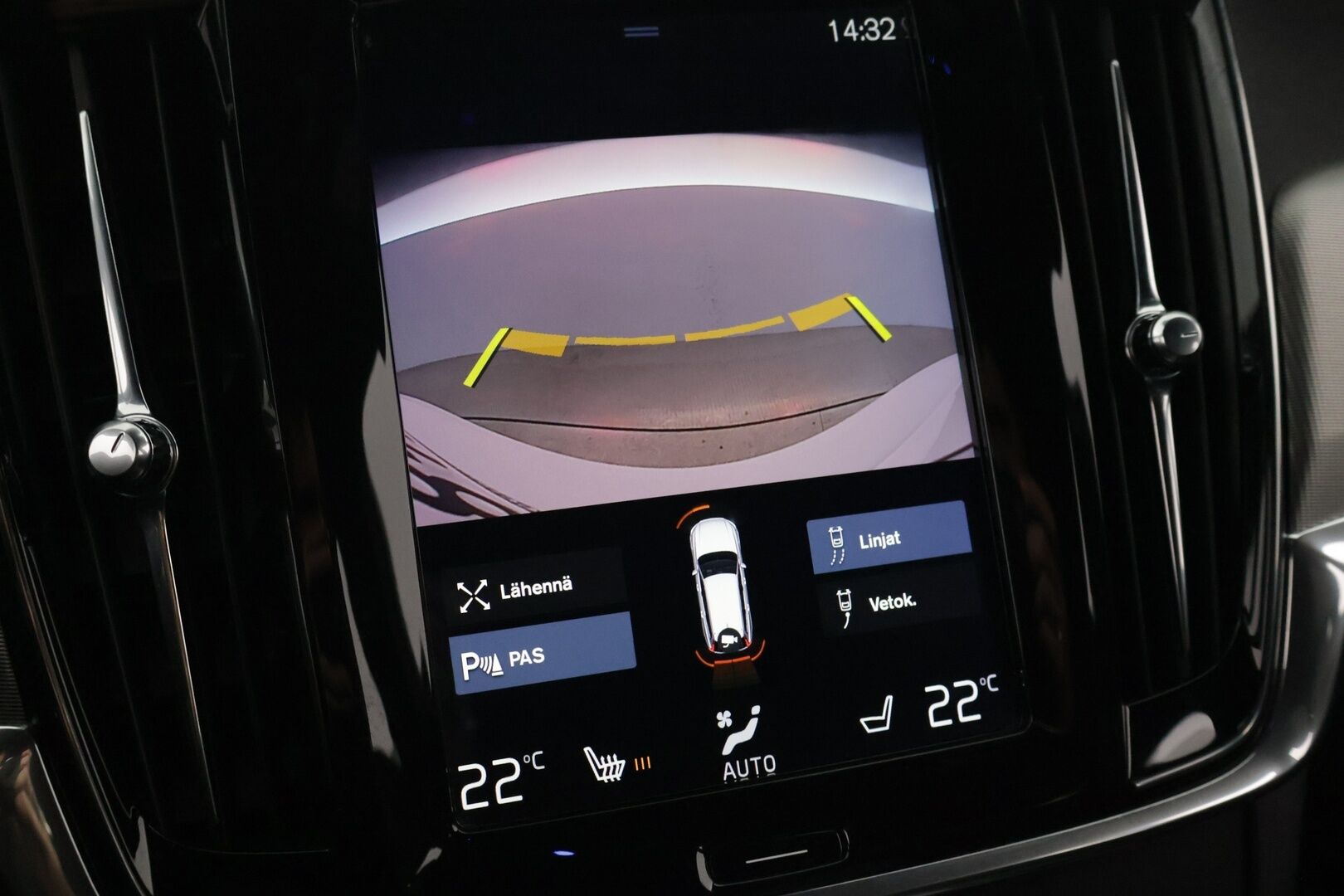Volvo V90 2018 D4 R-Design - P-Kamera | BLIS | Webasto | Digimittaristo | Muistipenkit | Keyless | Sport-Penkit | Ratinlämmitin | Tutkat
