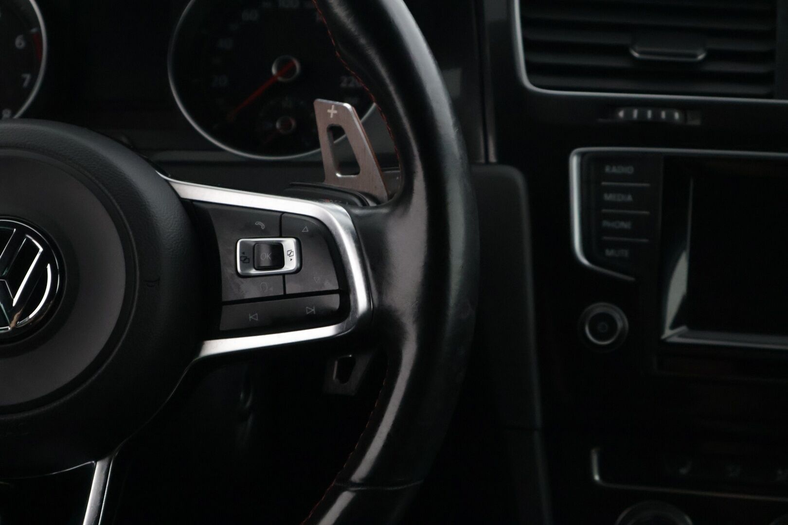 Volkswagen Golf 2014 GTI Performance 2,0 TSI 169 kW (230 hv) DSG-aut. 4-ov * Adap.Vakkari / Tutkat / Xenon-Ajovalot * - 2x renkaat ja vanteet / Hyvin huollettu! / Tehokkaampi Performance malli!