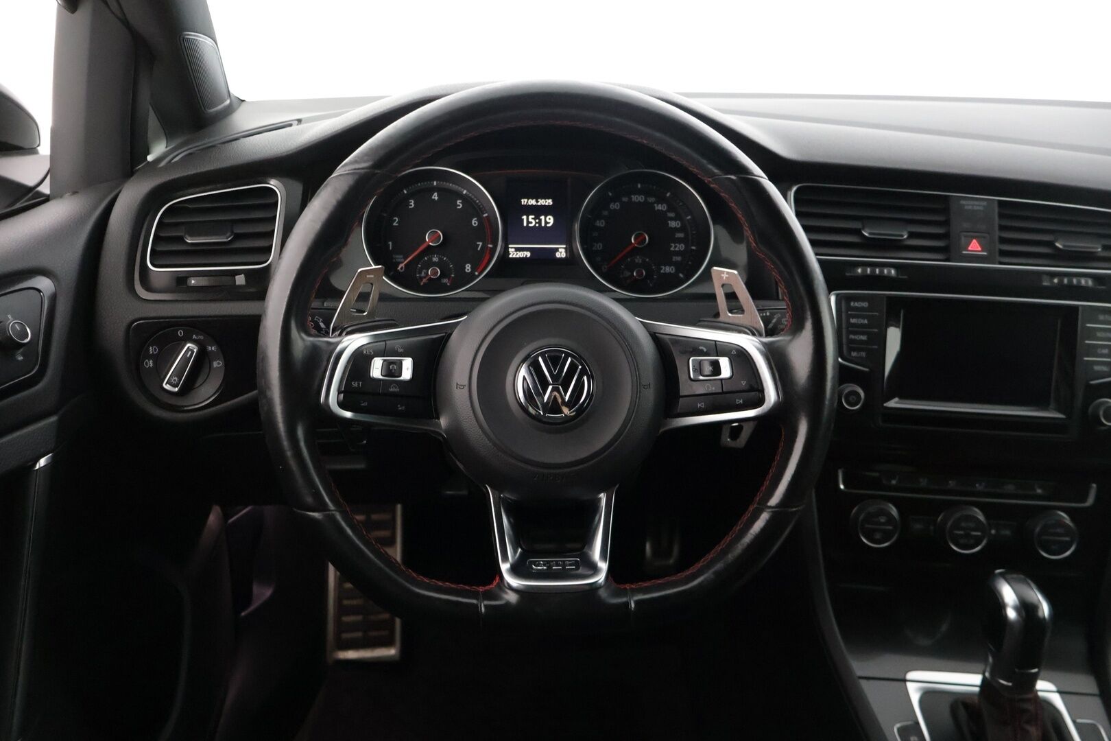 Volkswagen Golf 2014 GTI Performance 2,0 TSI 169 kW (230 hv) DSG-aut. 4-ov * Adap.Vakkari / Tutkat / Xenon-Ajovalot * - 2x renkaat ja vanteet / Hyvin huollettu! / Tehokkaampi Performance malli!