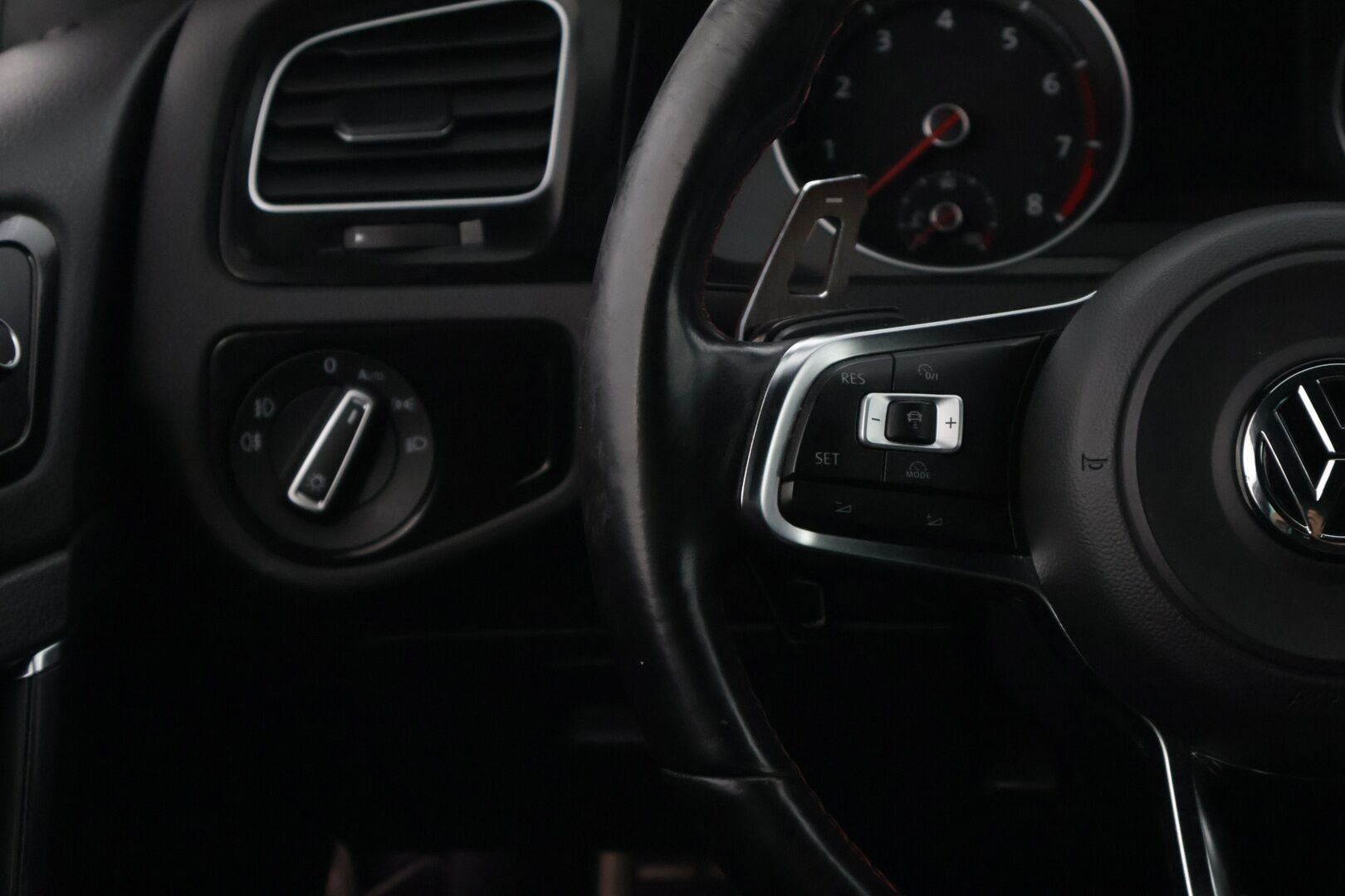 Volkswagen Golf 2014 GTI Performance 2,0 TSI 169 kW (230 hv) DSG-aut. 4-ov * Adap.Vakkari / Tutkat / Xenon-Ajovalot * - 2x renkaat ja vanteet / Hyvin huollettu! / Tehokkaampi Performance malli!