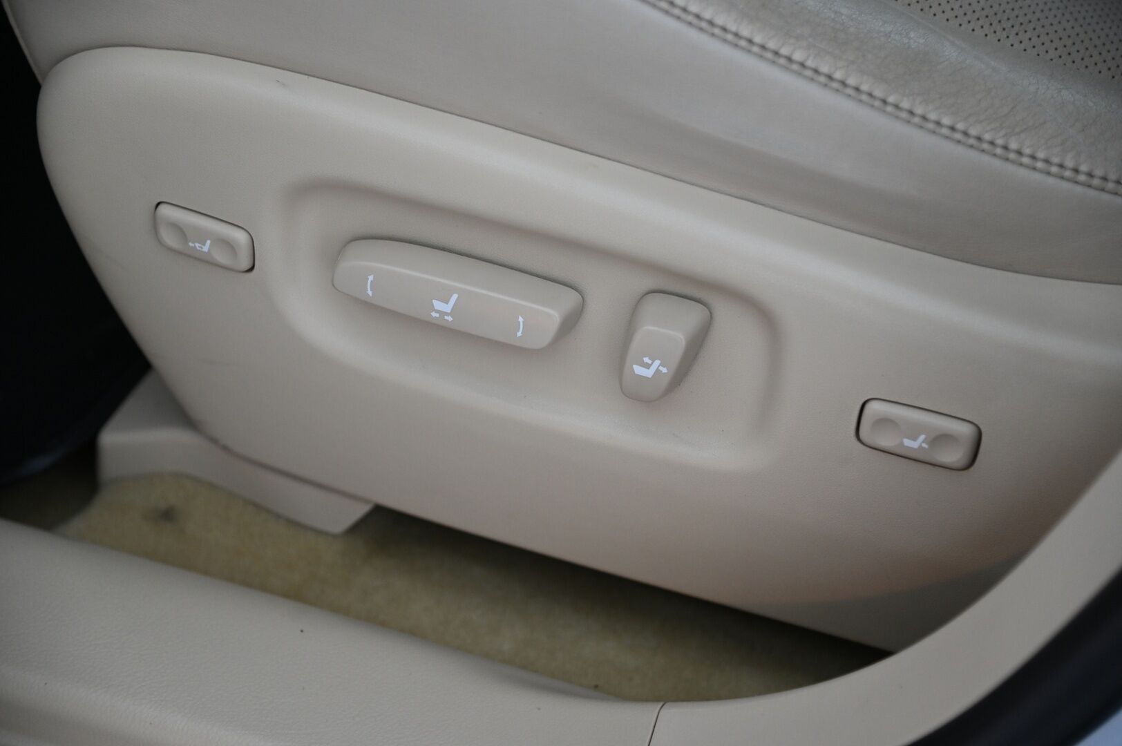 Lexus RX 2010 450h 4WD (Hybrid) Premier *Muistipenkit / Navi / Mark Levinson / Ilmastoidut nahat* - *Juuri tullut / Näyttävä / Säännöllinen huoltohistoria*