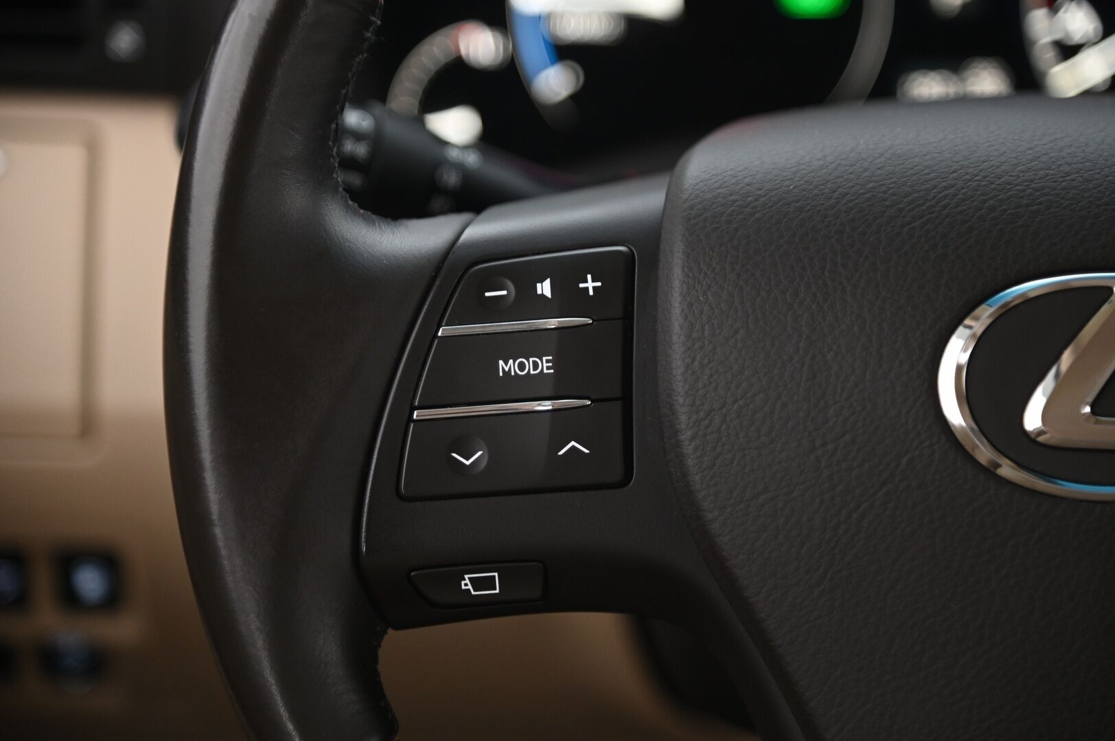 Lexus RX 2010 450h 4WD (Hybrid) Premier *Muistipenkit / Navi / Mark Levinson / Ilmastoidut nahat* - *Juuri tullut / Näyttävä / Säännöllinen huoltohistoria*