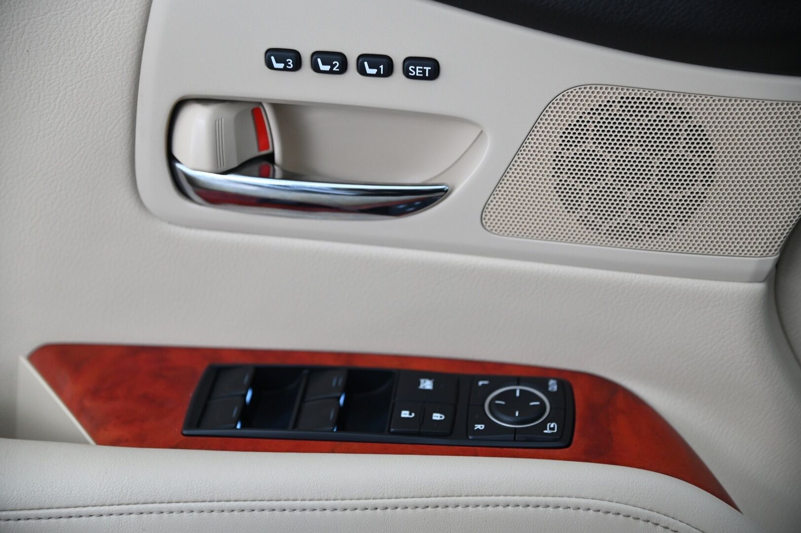 Lexus RX 2010 450h 4WD (Hybrid) Premier *Muistipenkit / Navi / Mark Levinson / Ilmastoidut nahat* - *Juuri tullut / Näyttävä / Säännöllinen huoltohistoria*