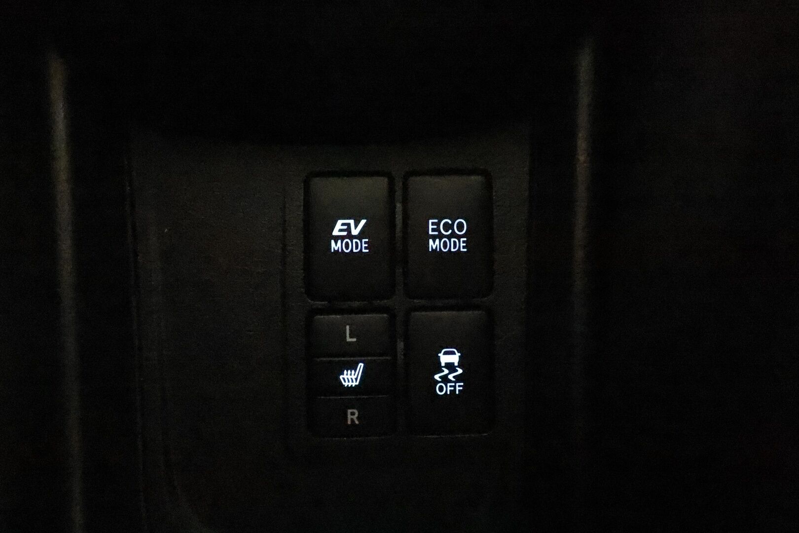 Toyota Yaris 2018 1,5 Hybrid Active 5ov **Vakkari / P.kamera / Lohkolämmitin / Kaistavahti / Bluetooth** - Suomi-auto / Merkkihuollettu / Kahdet renkaat 