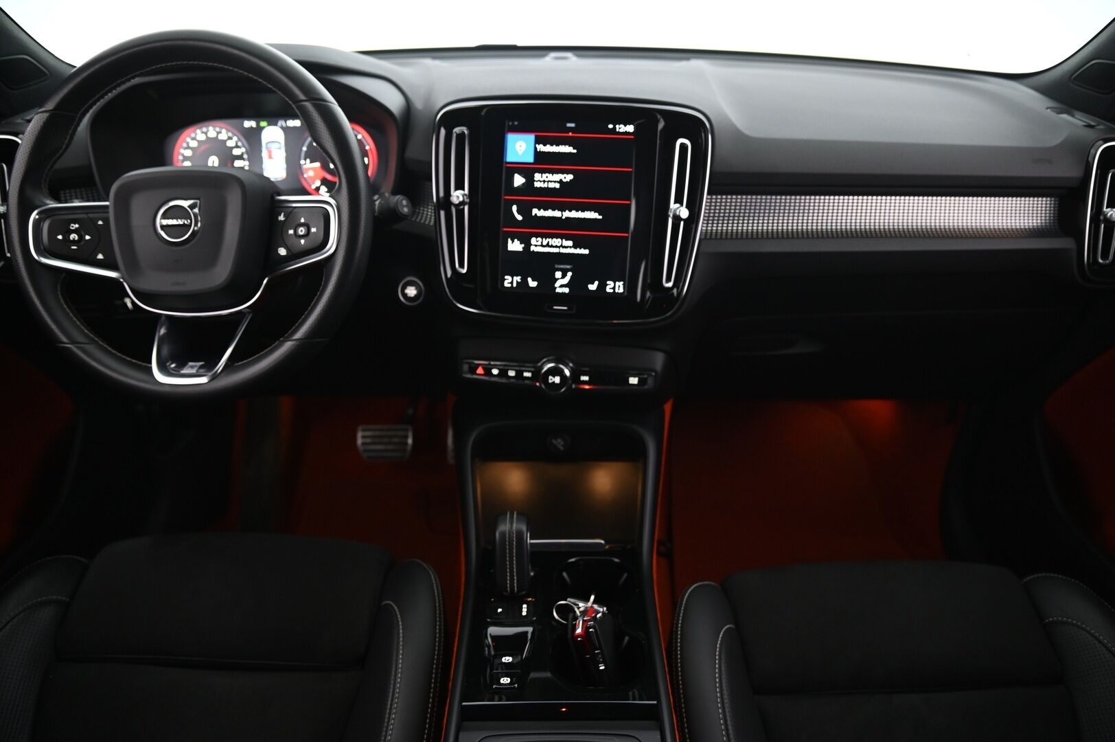 Volvo XC40 2018 D4 AWD R-Design aut *Webasto / ACC / Pilot Assist / Ratinlämmitin / Audio high performance / VOC* - *2x renkaat ja vanteet / Juuri saapunut&hyvin huollettu / 2x renkaat&vanteet* - HULLUT AVAJAISHULINAT KORKOTARJOUS 3,29 %