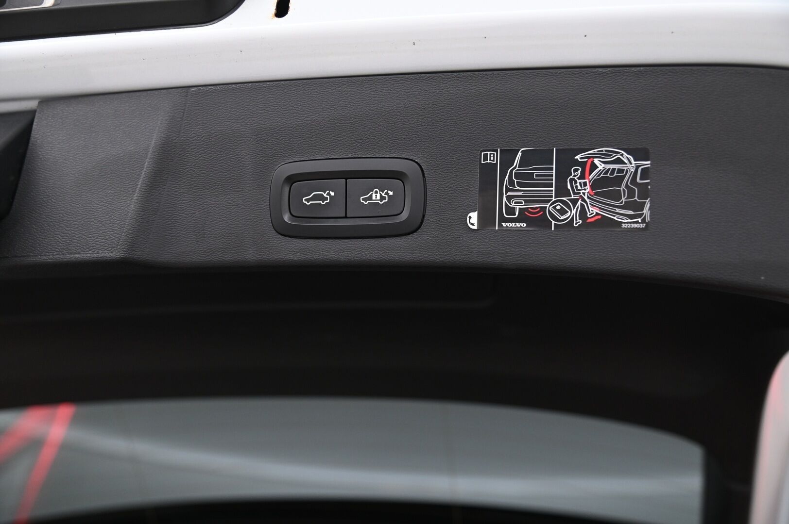 Volvo XC40 2018 D4 AWD R-Design aut *Webasto / ACC / Pilot Assist / Ratinlämmitin / Audio high performance / VOC* - *2x renkaat ja vanteet / Juuri saapunut&hyvin huollettu / 2x renkaat&vanteet* - HULLUT AVAJAISHULINAT KORKOTARJOUS 3,29 %