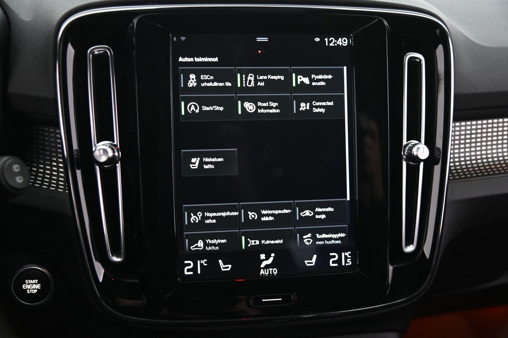 Volvo XC40 2018 D4 AWD R-Design aut *Webasto / ACC / Pilot Assist / Ratinlämmitin / Audio high performance / VOC* - *2x renkaat ja vanteet / Juuri saapunut&hyvin huollettu / 2x renkaat&vanteet* - HULLUT AVAJAISHULINAT KORKOTARJOUS 3,29 %