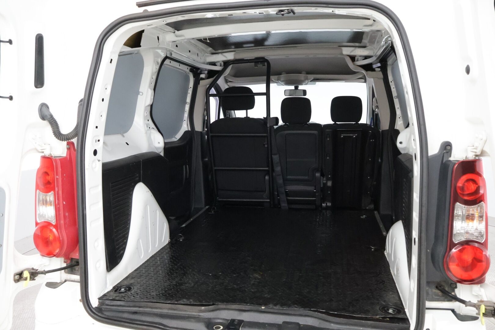 Peugeot Partner 2018 Van L1 BlueHDi 100 FAP ETG6 - YritysOutlet - Myydään vain yrityksille - - YritysOutlet - Myydään vain yrityksille