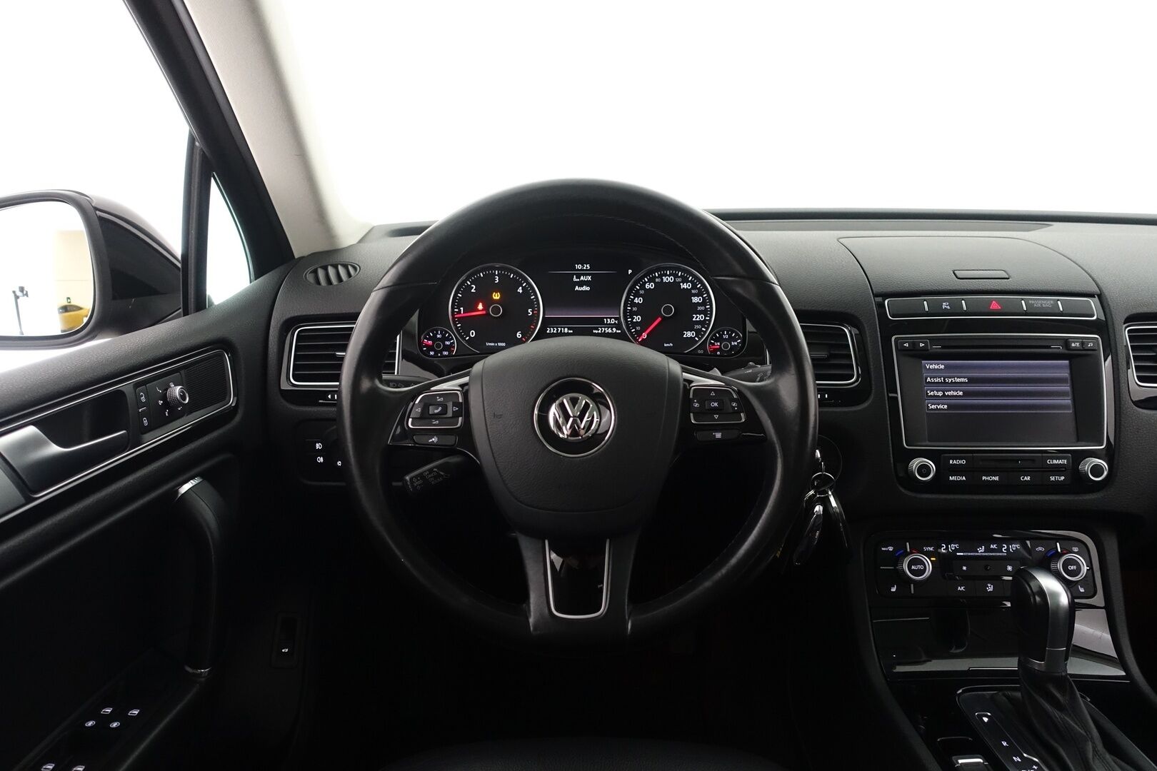 Volkswagen Touareg 2015 3,0 V6 TDI 150 kW (204 hv) 4MOTION BlueMotion Technology Tiptronic-automaatti -  | Webasto | Koukku | Panorama | Huoltokirja | Kahdet renkaat ja vanteet | Tutkat | 