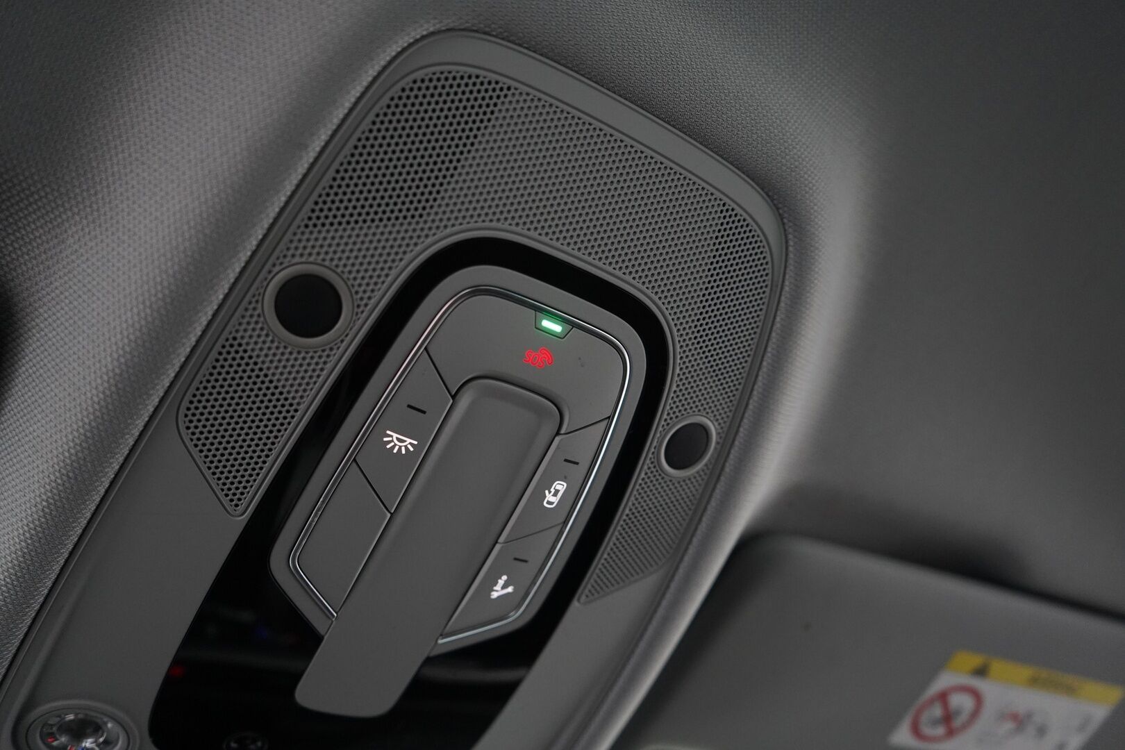 Audi A4 2018 Avant Business Sport Comfort S line Edition 2,0 TDI 140 kW quattro S tronic * Webasto / Taittuva koukku / Tutkat / Matrix Led * - Suomi-auto / Kahdet OEM vanteet / Jakopää remontti 160tkm - HULLUT JOULUT KORKOTARJOUS 2,49% 