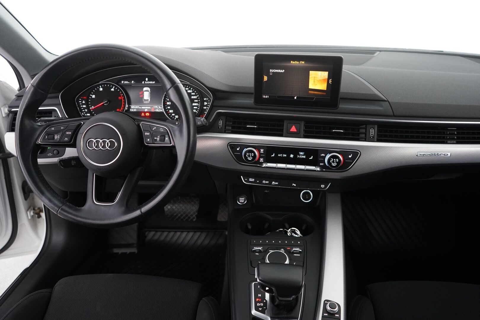 Audi A4 2018 Avant Business Sport Comfort S line Edition 2,0 TDI 140 kW quattro S tronic * Webasto / Taittuva koukku / Tutkat / Matrix Led * - Suomi-auto / Kahdet OEM vanteet / Jakopää remontti 160tkm - HULLUT JOULUT KORKOTARJOUS 2,49% 