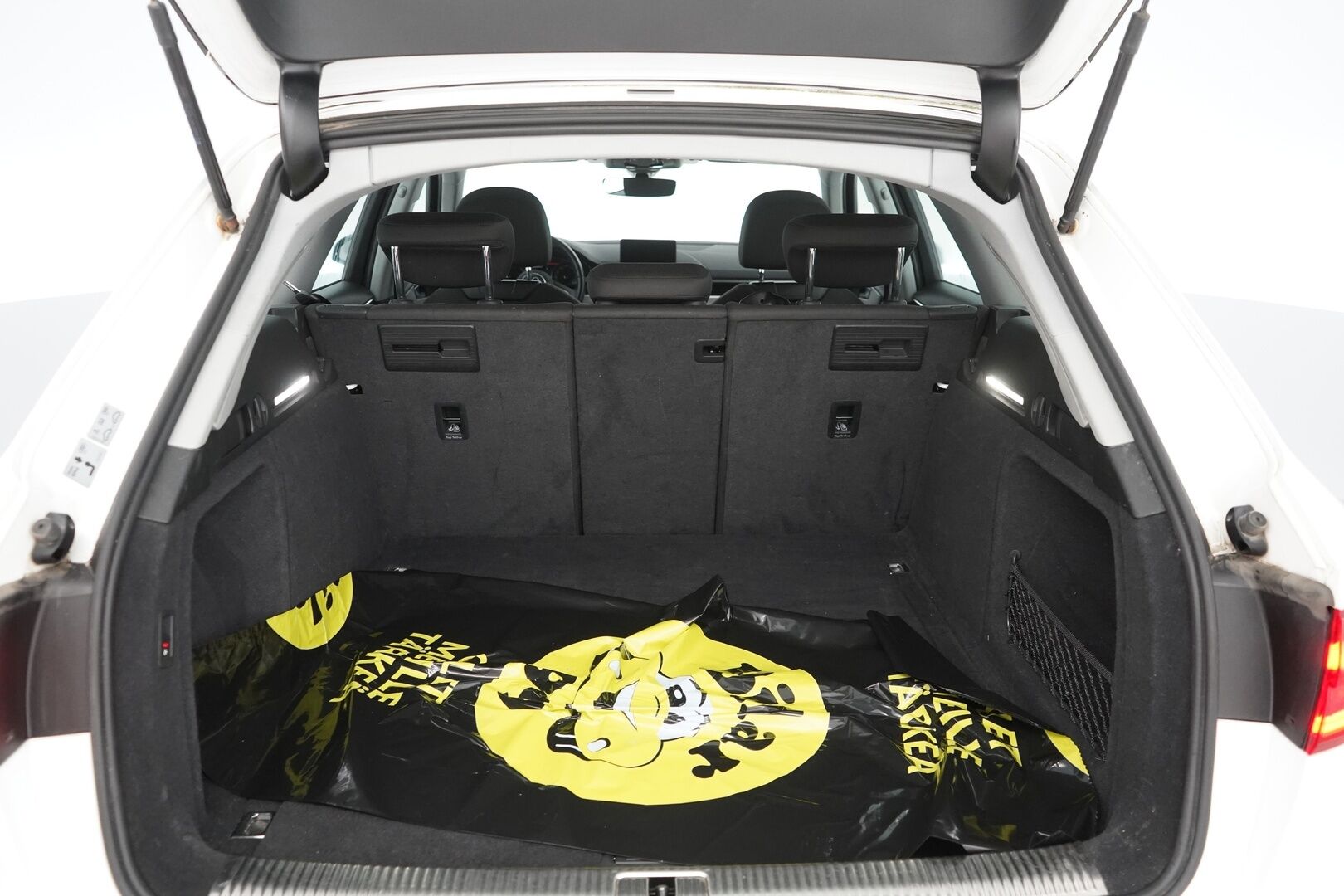 Audi A4 2018 Avant Business Sport Comfort S line Edition 2,0 TDI 140 kW quattro S tronic * Webasto / Taittuva koukku / Tutkat / Matrix Led * - Suomi-auto / Kahdet OEM vanteet / Jakopää remontti 160tkm - HULLUT JOULUT KORKOTARJOUS 2,49% 