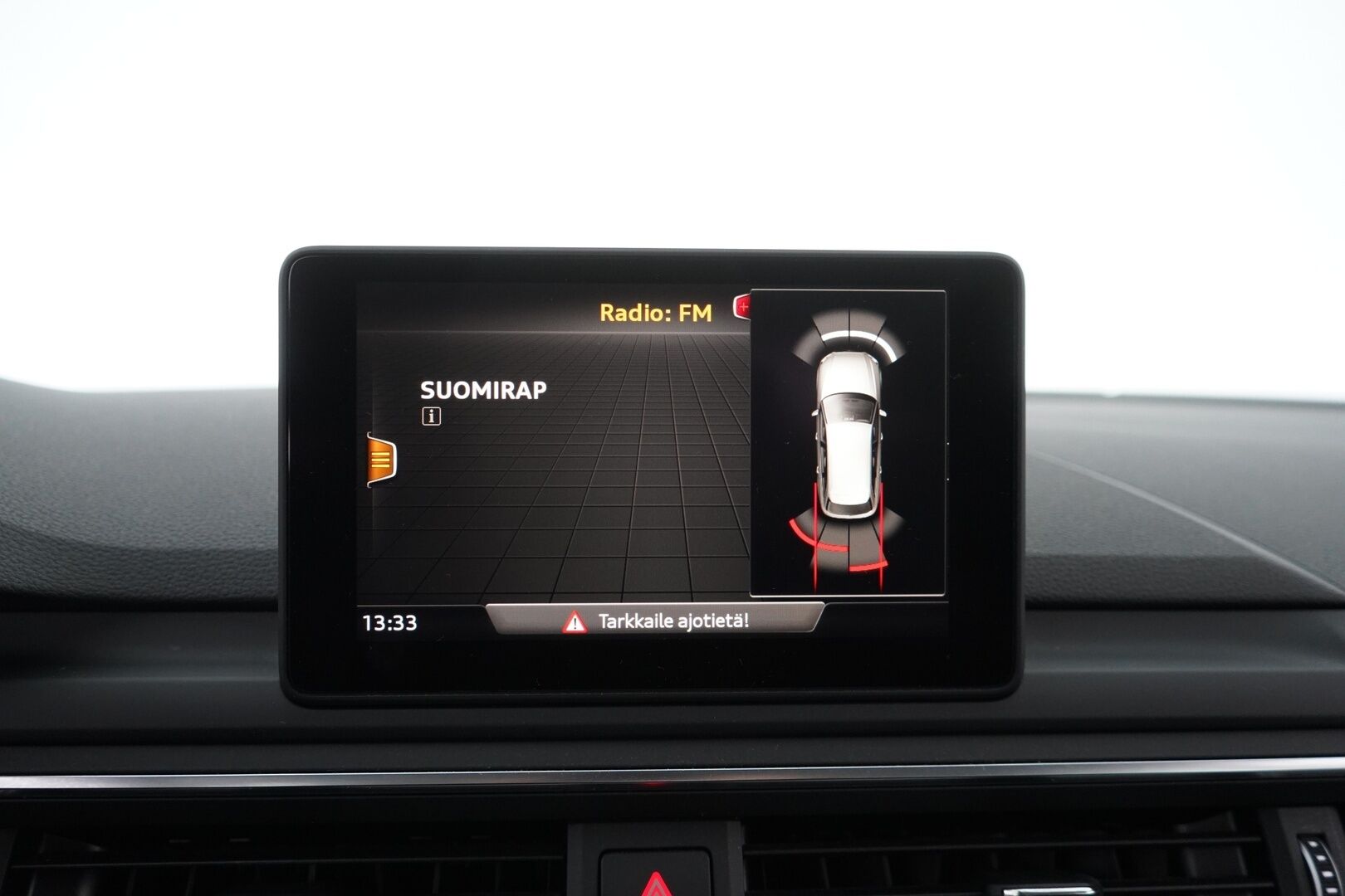 Audi A4 2018 Avant Business Sport Comfort S line Edition 2,0 TDI 140 kW quattro S tronic * Webasto / Taittuva koukku / Tutkat / Matrix Led * - Suomi-auto / Kahdet OEM vanteet / Jakopää remontti 160tkm - HULLUT JOULUT KORKOTARJOUS 2,49% 