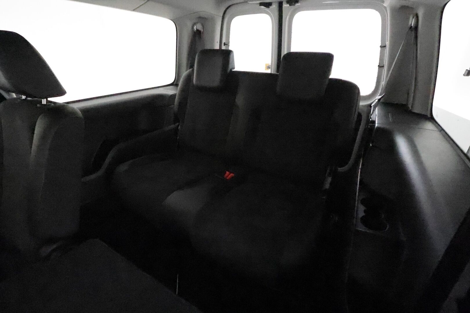 Volkswagen Caddy Maxi 2018 Highline 2,0 TDI 75kW DSG **Vakkari / Webasto / P.tutka / Navi / 7P / Nahka-Alcantara** - 3,99 % KORKOTARJOUS TÄHÄN AUTOON - Suomi-auto / Kahdet renkaat