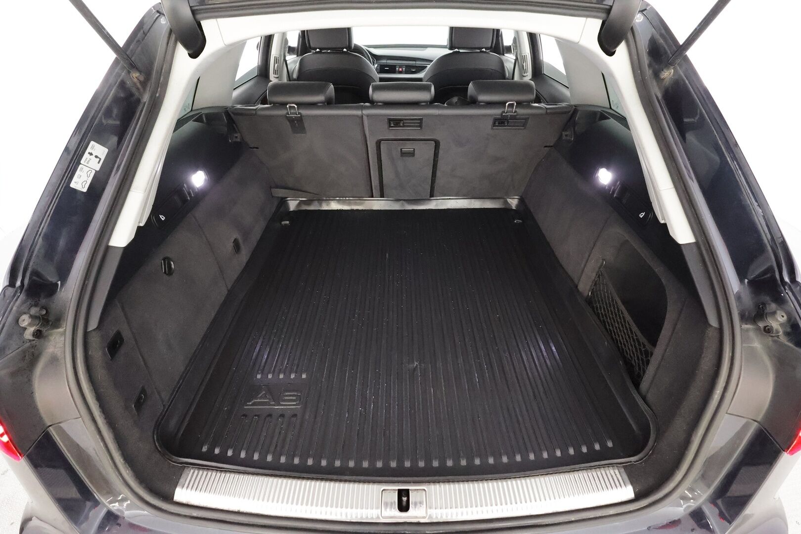 Audi A6 2018 Avant S line Business Sport 2,0 TDI 140 kW quattro S tronic * Webasto / Koukku / Ilma-alusta / ACC / LED / P.Kamera * - Sportpenkit / Suomi-auto / Kahdet renkaat aluvanteilla - HULLUT AVAJAISHULINAT KORKOTARJOUS 3,29 %