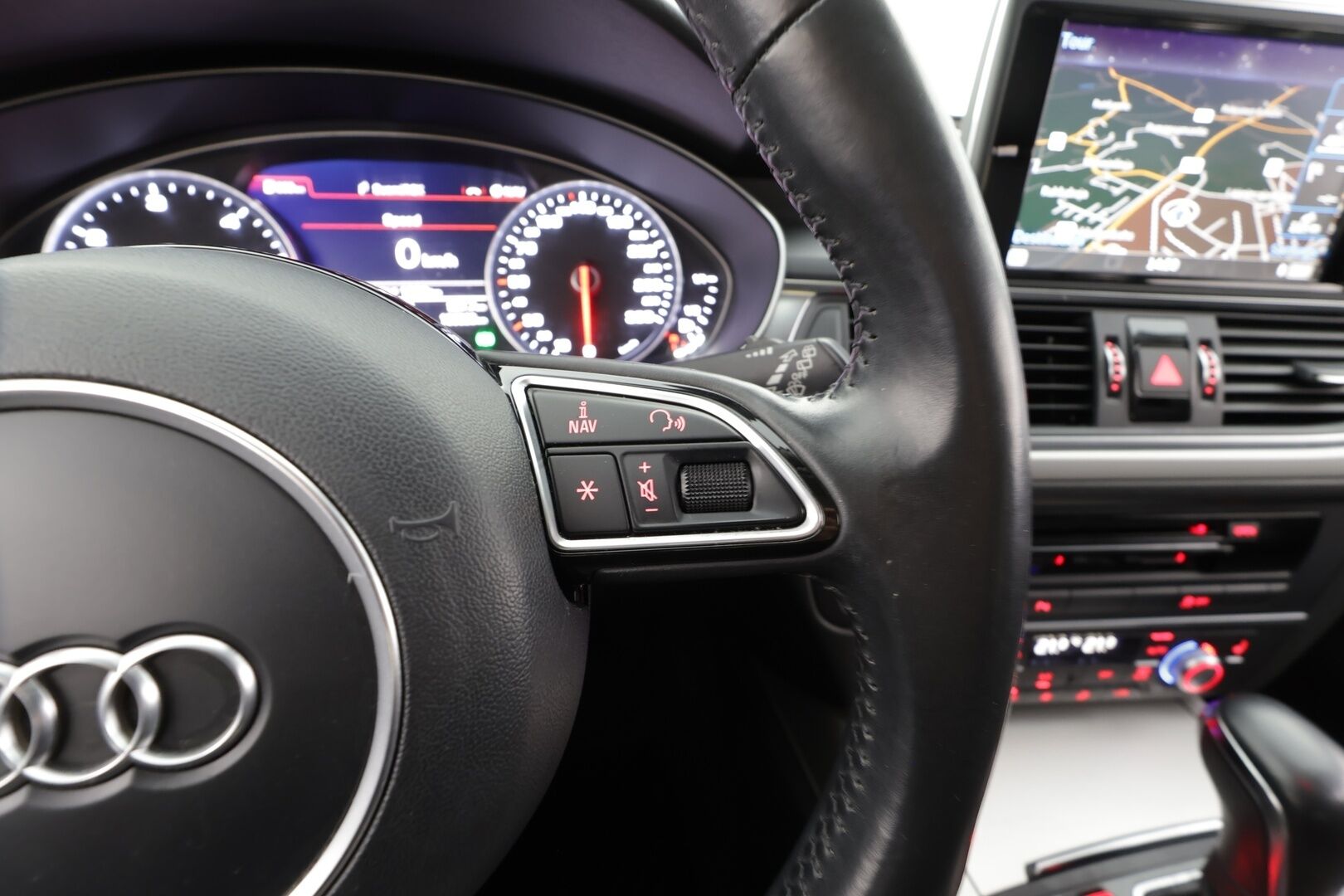 Audi A6 2018 Avant S line Business Sport 2,0 TDI 140 kW quattro S tronic - ACC | Suomi-auto | Facelift | Navi | Koukku | Ilma-alusta | Webasto | LED | P.Kamera | Sportpenkit | Sähköluukku | Kahdet renkaat ja vanteet