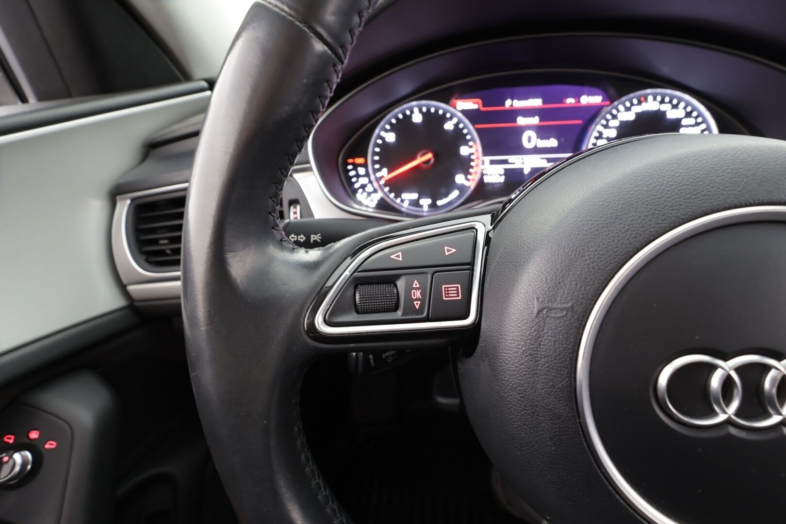 Audi A6 2018 Avant S line Business Sport 2,0 TDI 140 kW quattro S tronic - ACC | Suomi-auto | Facelift | Navi | Koukku | Ilma-alusta | Webasto | LED | P.Kamera | Sportpenkit | Sähköluukku | Kahdet renkaat ja vanteet