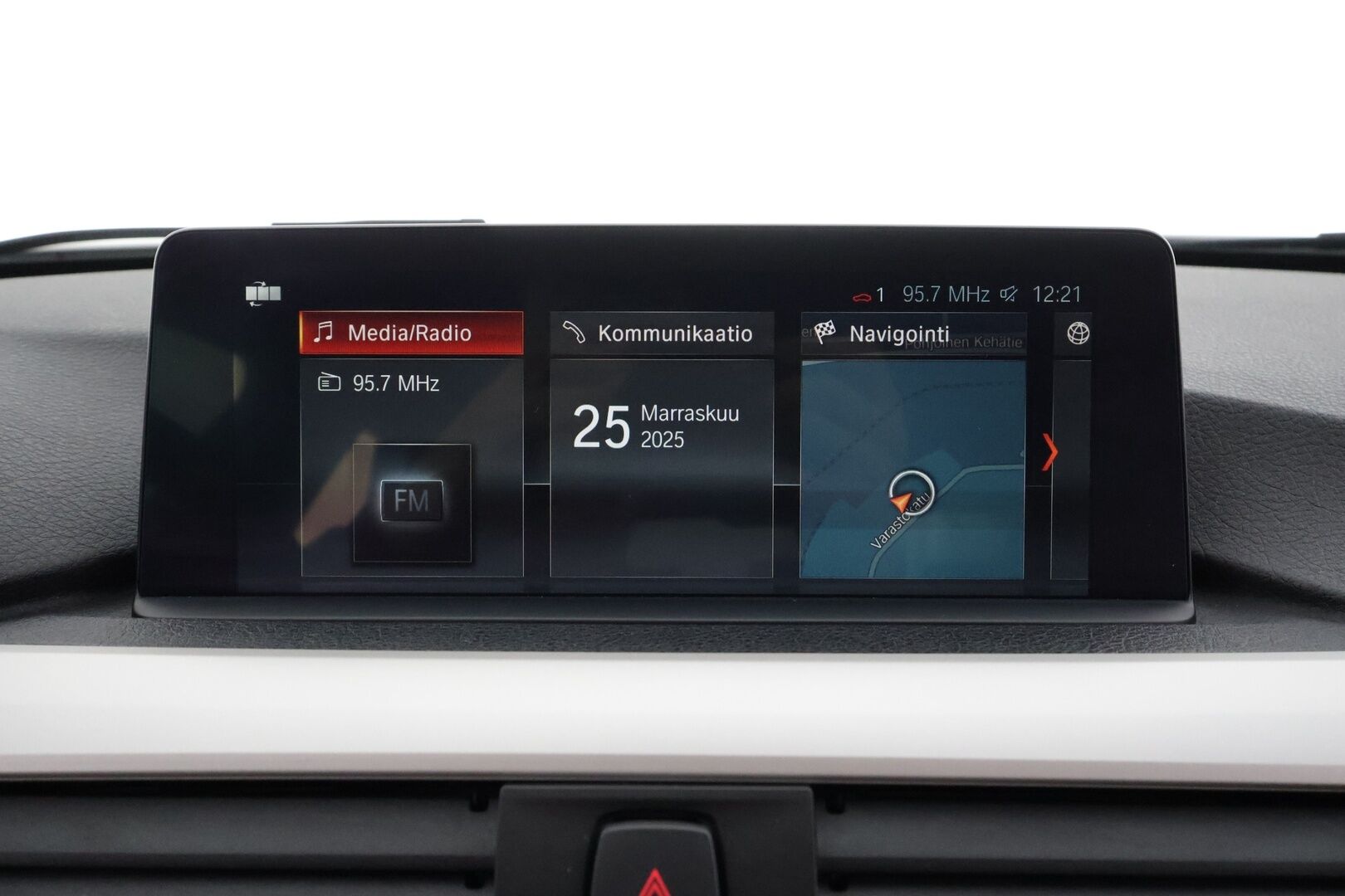 BMW 320 2018 F30 Sedan 320i A xDrive Business Exclusive * HiFi / LED / P.tutka / Sisätilanlämmitin / Sportnahat / Koukku / Navi * - Suomi-auto / Kahdet renkaat / Merkkihuollettu! - HULLU BLACKWEEK KORKOTARJOUS 2,49%