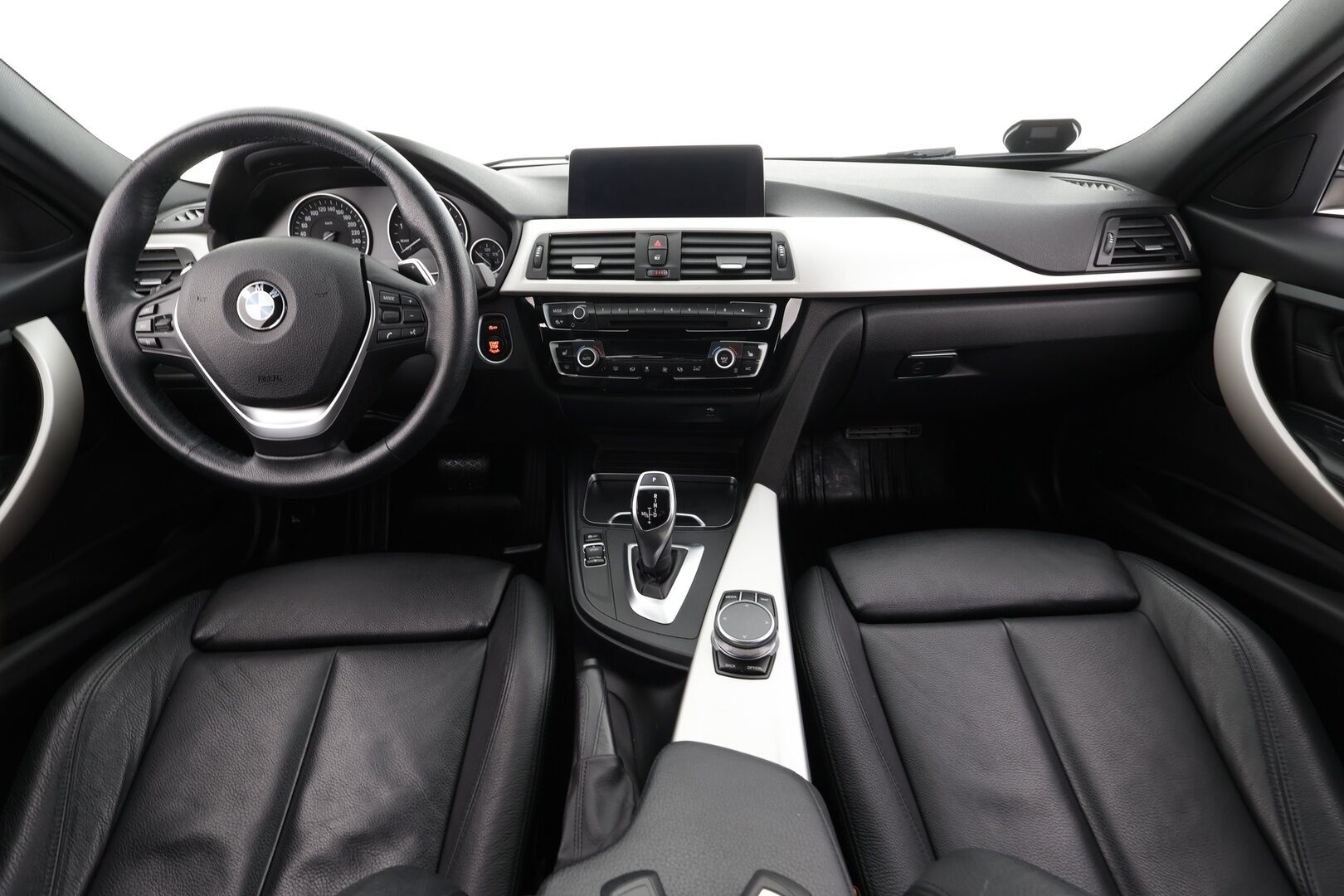 BMW 320 2018 F30 Sedan 320i A xDrive Business Exclusive * HiFi / LED / P.tutka / Sisätilanlämmitin / Sportnahat / Koukku / Navi * - Suomi-auto / Kahdet renkaat / Merkkihuollettu! - HULLU BLACKWEEK KORKOTARJOUS 2,49%