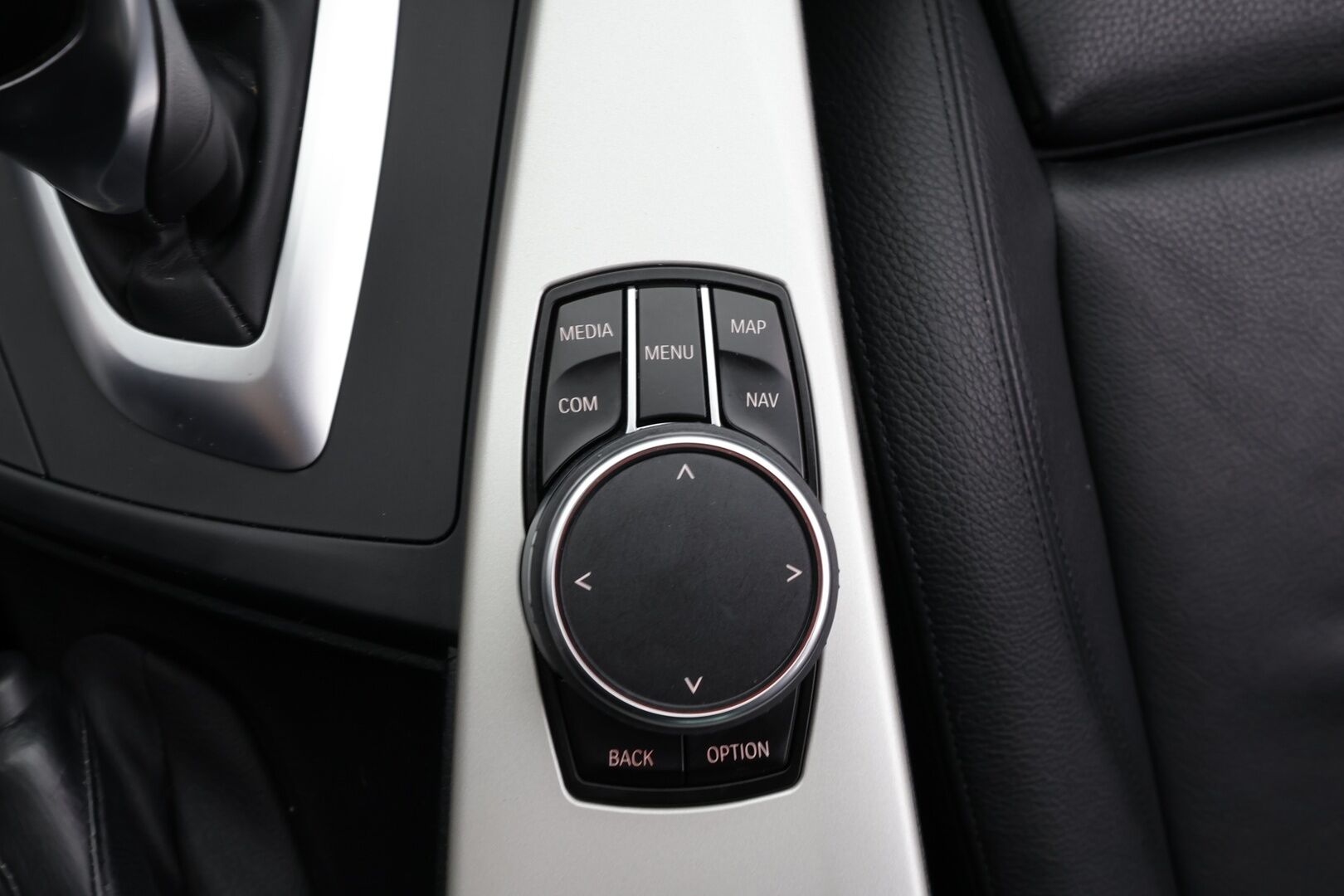 BMW 320 2018 F30 Sedan 320i A xDrive Business Exclusive * HiFi / LED / P.tutka / Sisätilanlämmitin / Sportnahat / Koukku / Navi * - Suomi-auto / Kahdet renkaat / Merkkihuollettu! - HULLU BLACKWEEK KORKOTARJOUS 2,49%