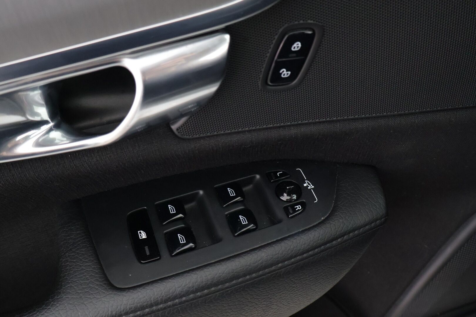 Volvo S90 2018 D3 Business aut -  Webasto | Vetokoukku | Acc | Lane assist | Uudet jarrulevyt & palat sekä perushuolto suoritettu juuri!