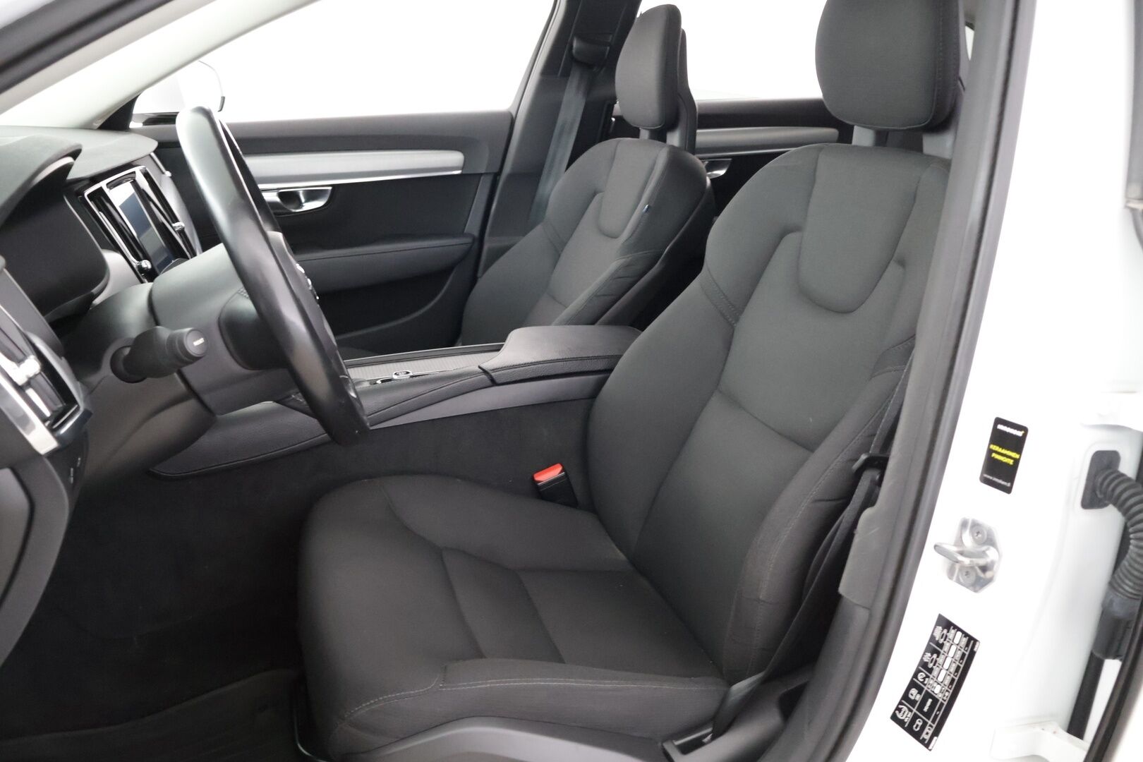 Volvo S90 2018 D3 Business aut -  Webasto | Vetokoukku | Acc | Lane assist | Uudet jarrulevyt & palat sekä perushuolto suoritettu juuri!