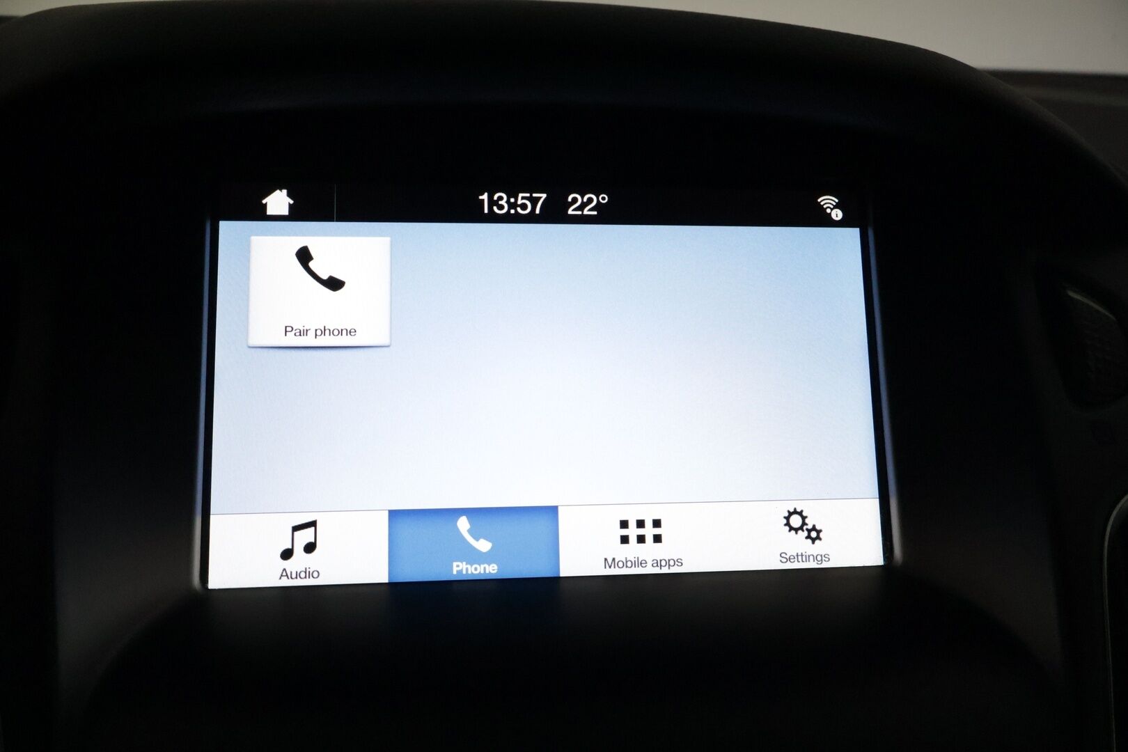 Ford Focus 2018 1,0 EcoBoost 125 hv Start/Stop M6 Edition Wagon * Lämmitettävä tuulilasi / Xenon / Lohko + sisä / P-tutkat / AppleCarPlay * - * Juuri huollettu! / Kahdet renkaat omilla alumiinivanteilla / Ratinlämmitin *