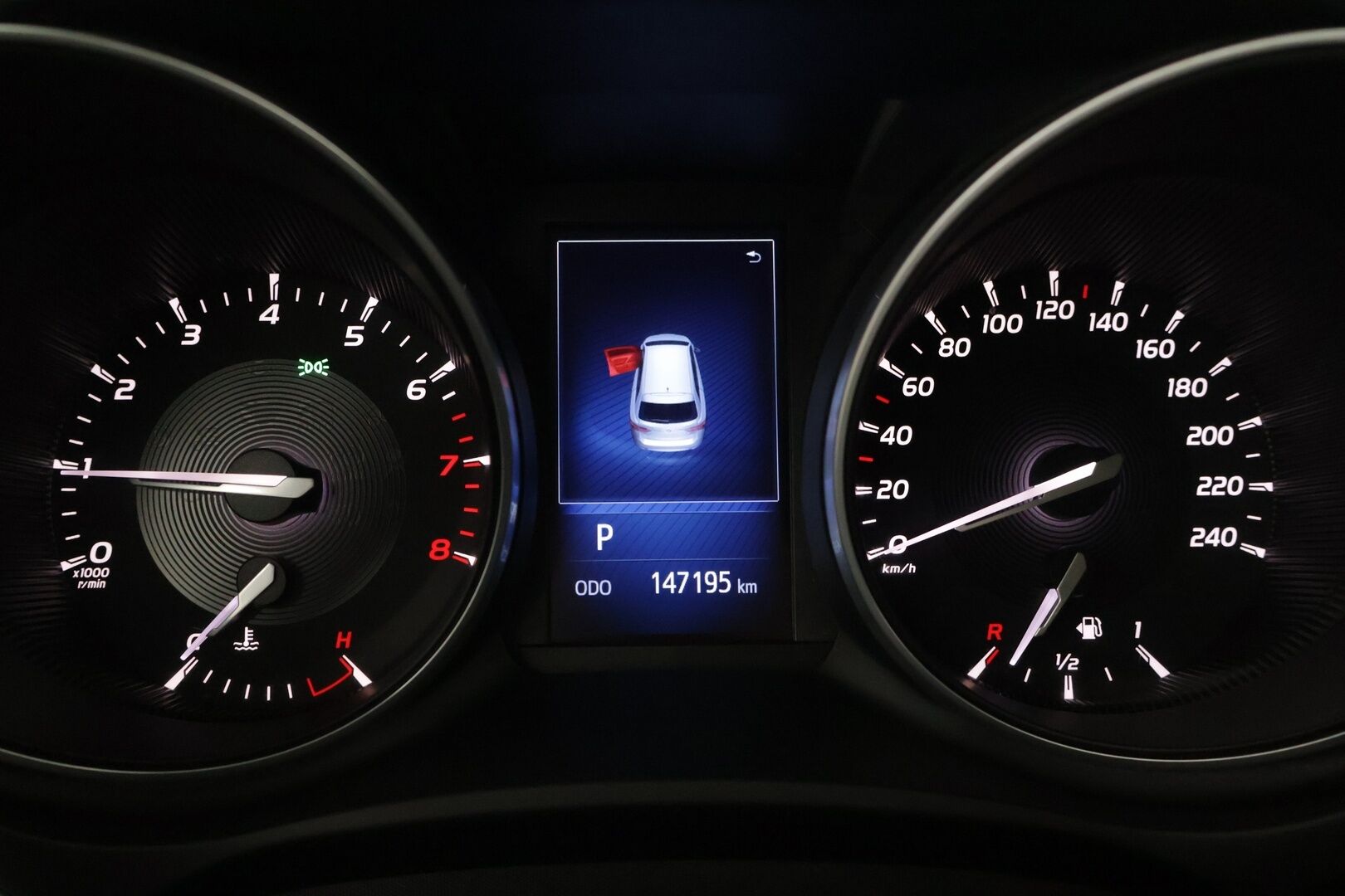 Toyota Avensis 2018 1,8 Valvematic Active Edition Touring Sports Multidrive S - Koukku / Vakionopeudensäädin / P-kamera / Bluetooth