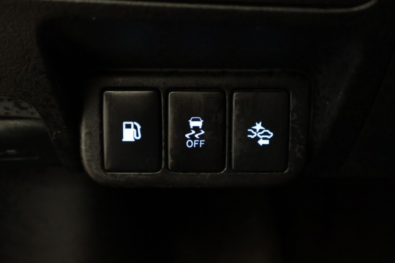 Toyota Avensis 2018 1,8 Valvematic Active Edition Touring Sports Multidrive S - Koukku / Vakionopeudensäädin / P-kamera / Bluetooth