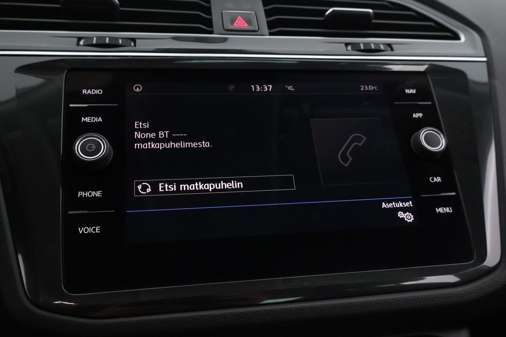 Volkswagen Tiguan 2018 Comfortline 2,0 TDI SCR 110 kW (150 hv) DSG-automaatti *Webasto / ACC / Koukku / Digimittari / LED* - Juuri huollettu / Jakopää 3/2024 / 2x hyvät renkaat / Suomi-auto