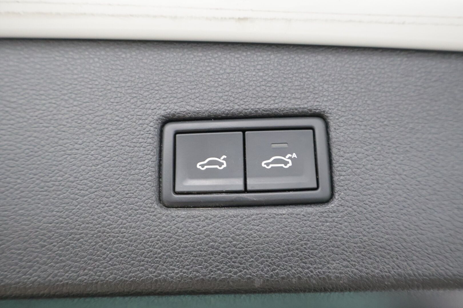 Volkswagen Tiguan 2018 Comfortline 2,0 TDI SCR 110 kW (150 hv) DSG-automaatti *Webasto / ACC / Koukku / Digimittari / LED* - Jakopää 3/2024 / 2x hyvät renkaat / Suomi-auto