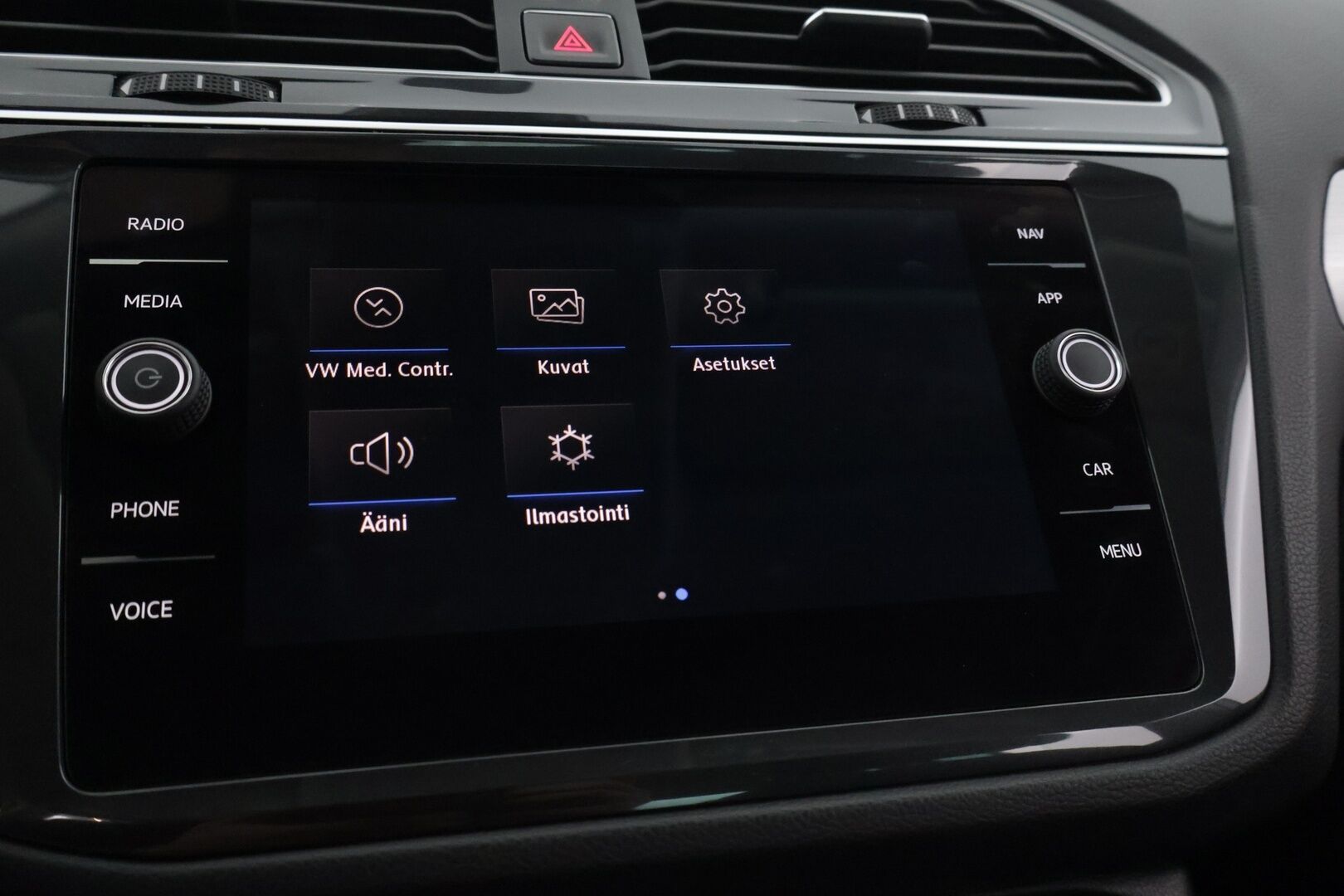 Volkswagen Tiguan 2018 Comfortline 2,0 TDI SCR 110 kW (150 hv) DSG-automaatti *Webasto / ACC / Koukku / Digimittari / LED* - Juuri huollettu / Jakopää 3/2024 / 2x hyvät renkaat / Suomi-auto