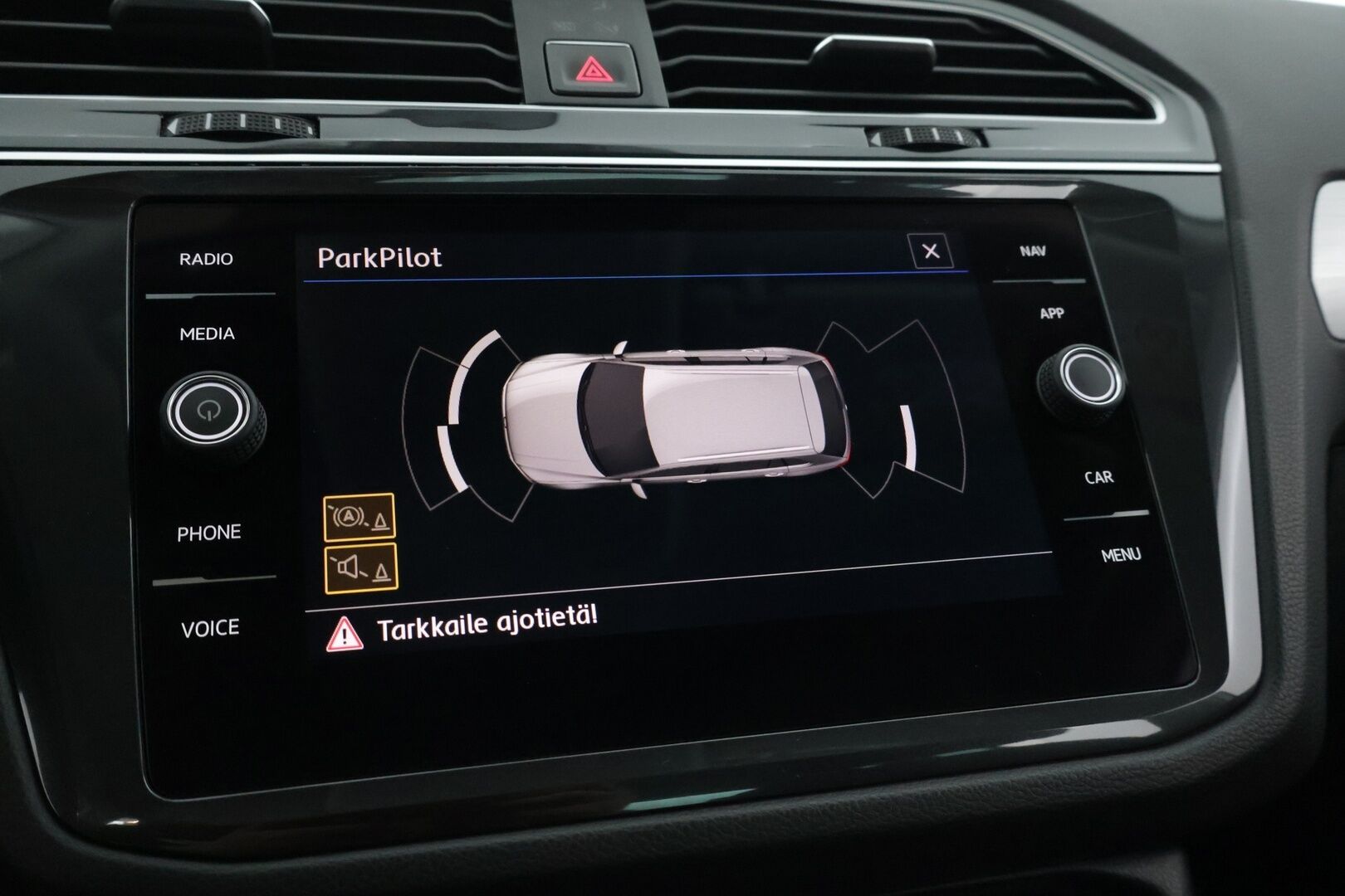 Volkswagen Tiguan 2018 Comfortline 2,0 TDI SCR 110 kW (150 hv) DSG-automaatti *Webasto / ACC / Koukku / Digimittari / LED* - Juuri huollettu / Jakopää 3/2024 / 2x hyvät renkaat / Suomi-auto
