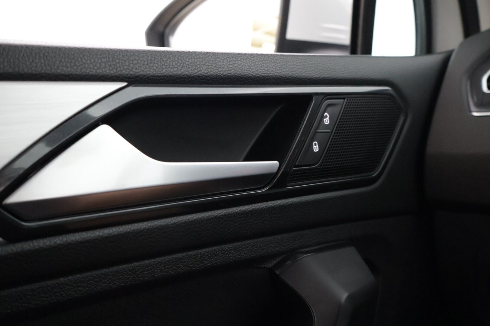 Volkswagen Tiguan 2018 Comfortline 2,0 TDI SCR 110 kW (150 hv) DSG-automaatti *Webasto / ACC / Koukku / Digimittari / LED* - Juuri huollettu / Jakopää 3/2024 / 2x hyvät renkaat / Suomi-auto