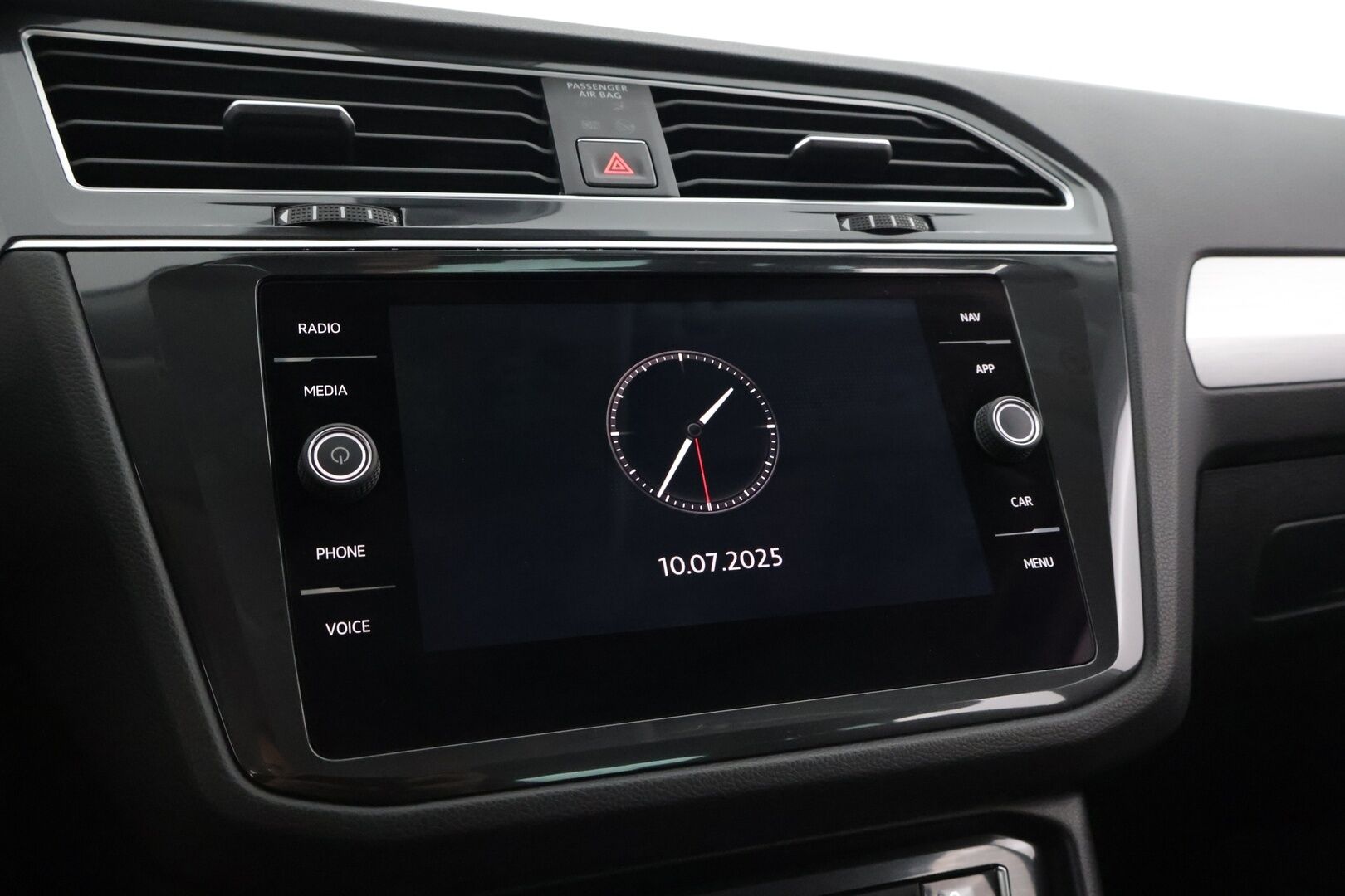 Volkswagen Tiguan 2018 Comfortline 2,0 TDI SCR 110 kW (150 hv) DSG-automaatti *Webasto / ACC / Koukku / Digimittari / LED* - Jakopää 3/2024 / 2x hyvät renkaat / Suomi-auto