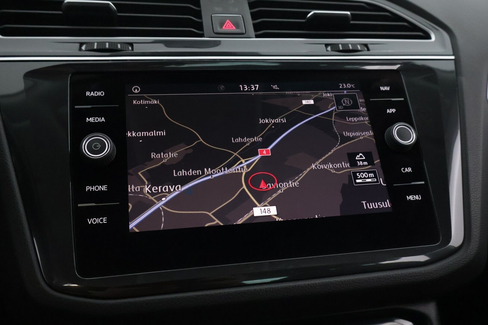 Volkswagen Tiguan 2018 Comfortline 2,0 TDI SCR 110 kW (150 hv) DSG-automaatti *Webasto / ACC / Koukku / Digimittari / LED* - Juuri huollettu / Jakopää 3/2024 / 2x hyvät renkaat / Suomi-auto