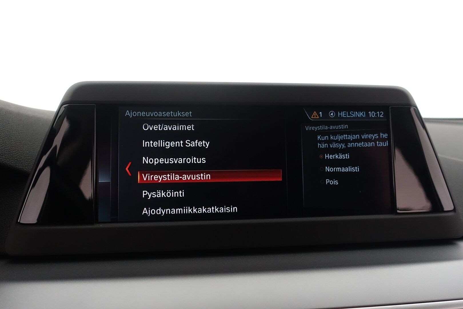 BMW 520 2018 G31 Touring 520d A xDrive Business - | Webasto | Vakkari | P.Tutkat | S.Kontti | Suomi Auto | 2X Renkaat ja vanteet |