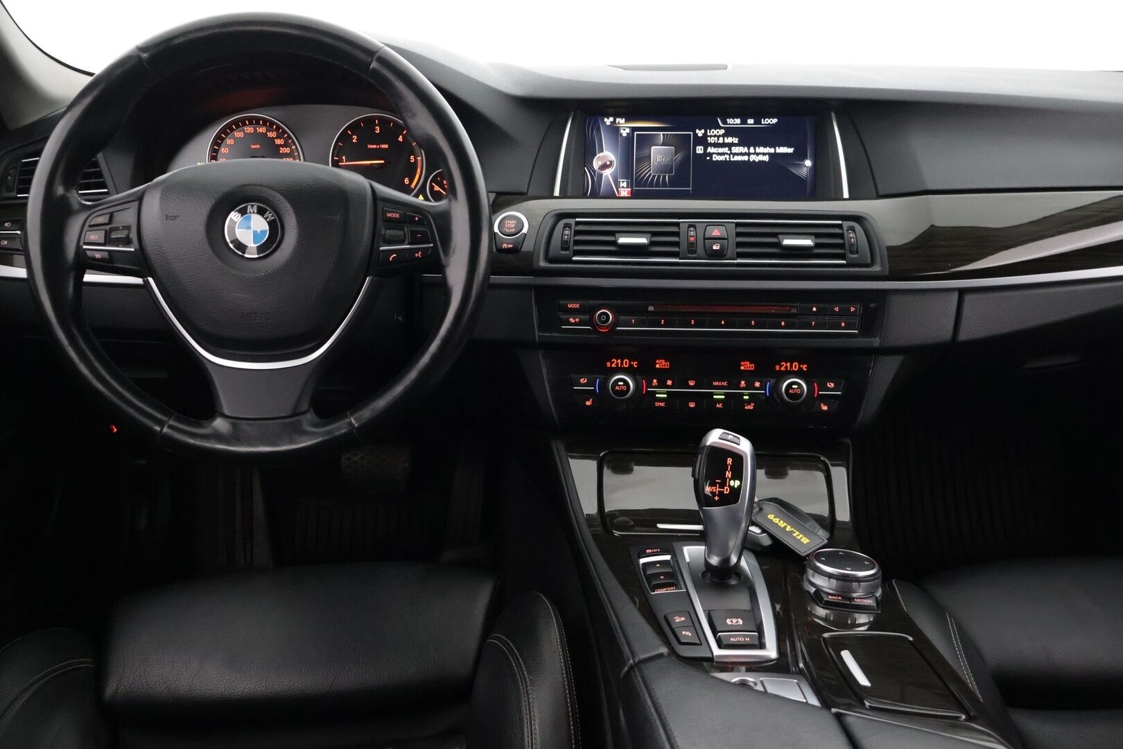 BMW 520 2015 F11 Touring 520d A xDrive Business Luxury * Sporttinahat / Prof.Navi / Sähköluukku / Hifit / Vakkari * - 2x Renkaat & Vanteet / Hyvin huollettu 