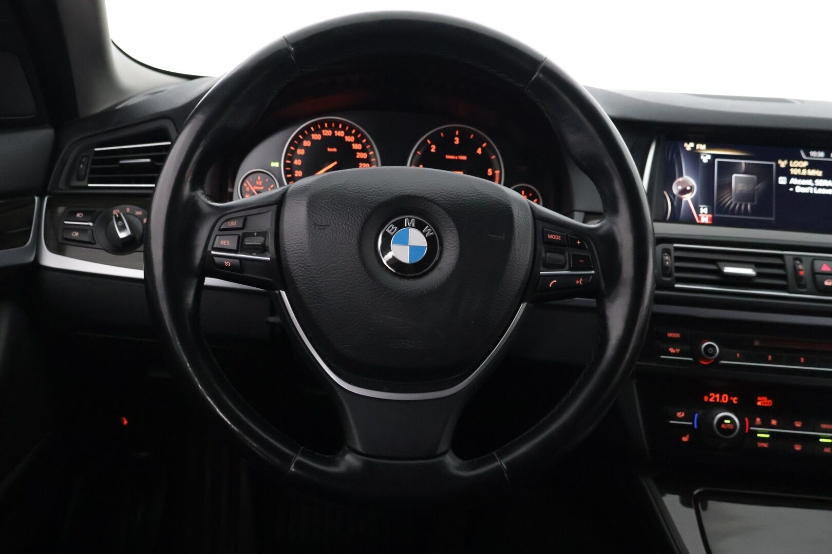 BMW 520 2015 F11 Touring 520d A xDrive Business Luxury * Sporttinahat / Prof.Navi / Sähköluukku / Hifit / Vakkari * - 2x Renkaat & Vanteet / Hyvin huollettu 