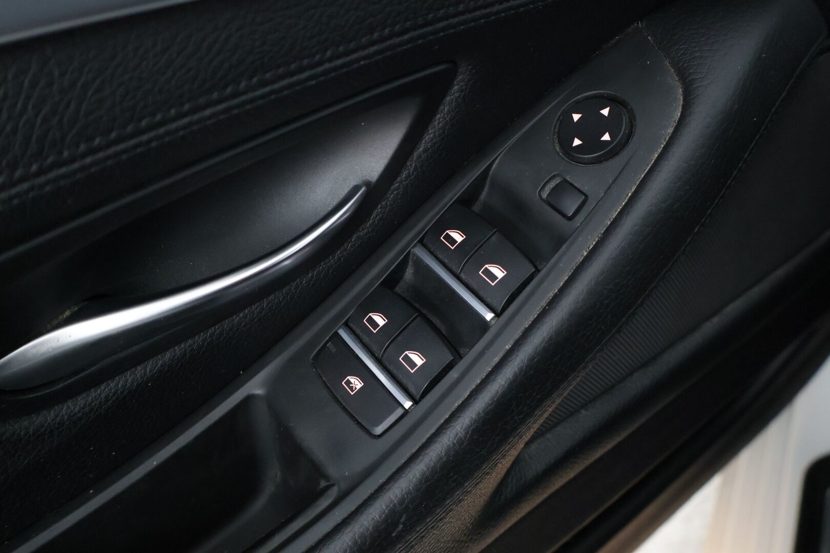 BMW 520 2015 F11 Touring 520d A xDrive Business Luxury * Sporttinahat / Prof.Navi / Sähköluukku / Hifit / Vakkari * - 2x Renkaat & Vanteet / Hyvin huollettu - HULLUT AVAJAISHULINAT KORKOTARJOUS 3,29 %