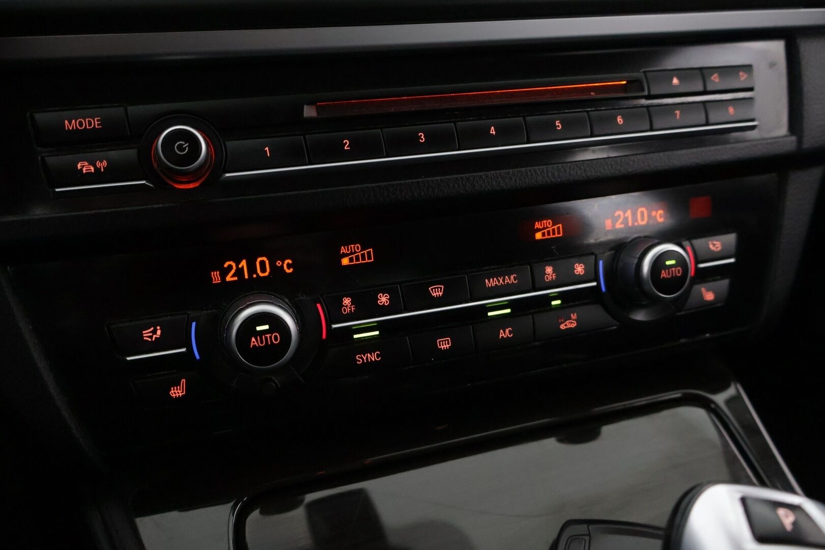 BMW 520 2015 F11 Touring 520d A xDrive Business Luxury * Sporttinahat / Prof.Navi / Sähköluukku / Hifit / Vakkari * - 2x Renkaat & Vanteet / Hyvin huollettu - HULLUT AVAJAISHULINAT KORKOTARJOUS 3,29 %